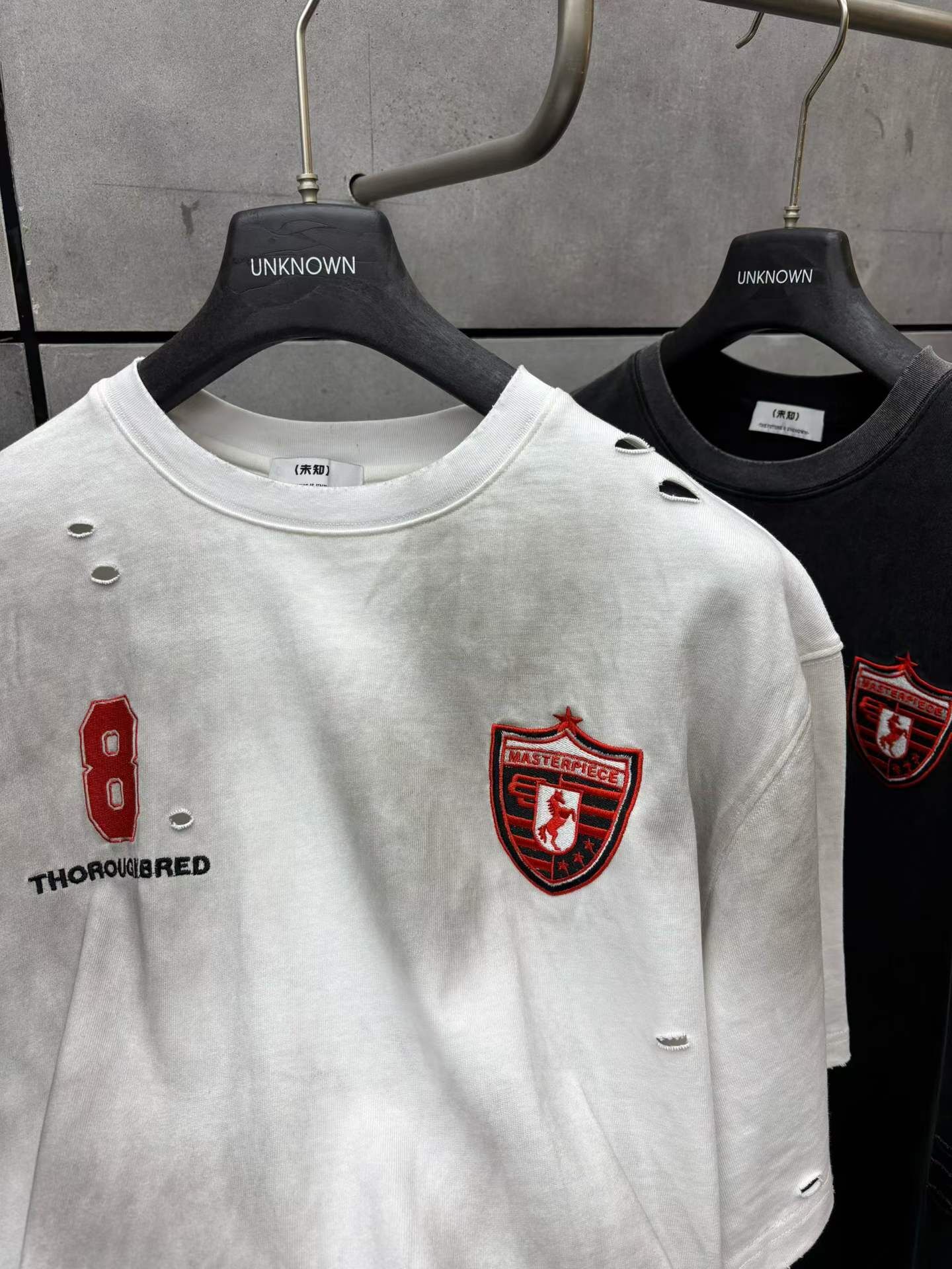 《S.V》MSPE 數字 8 磨損作舊短T