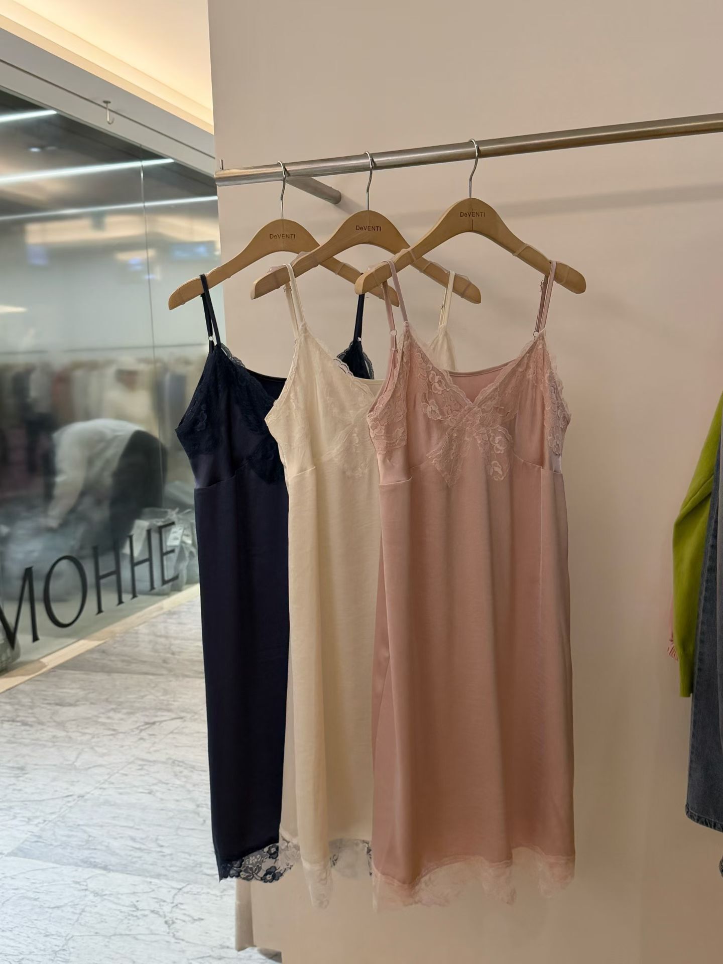 DV6131 韓妹蕾絲柔軟吊帶裙