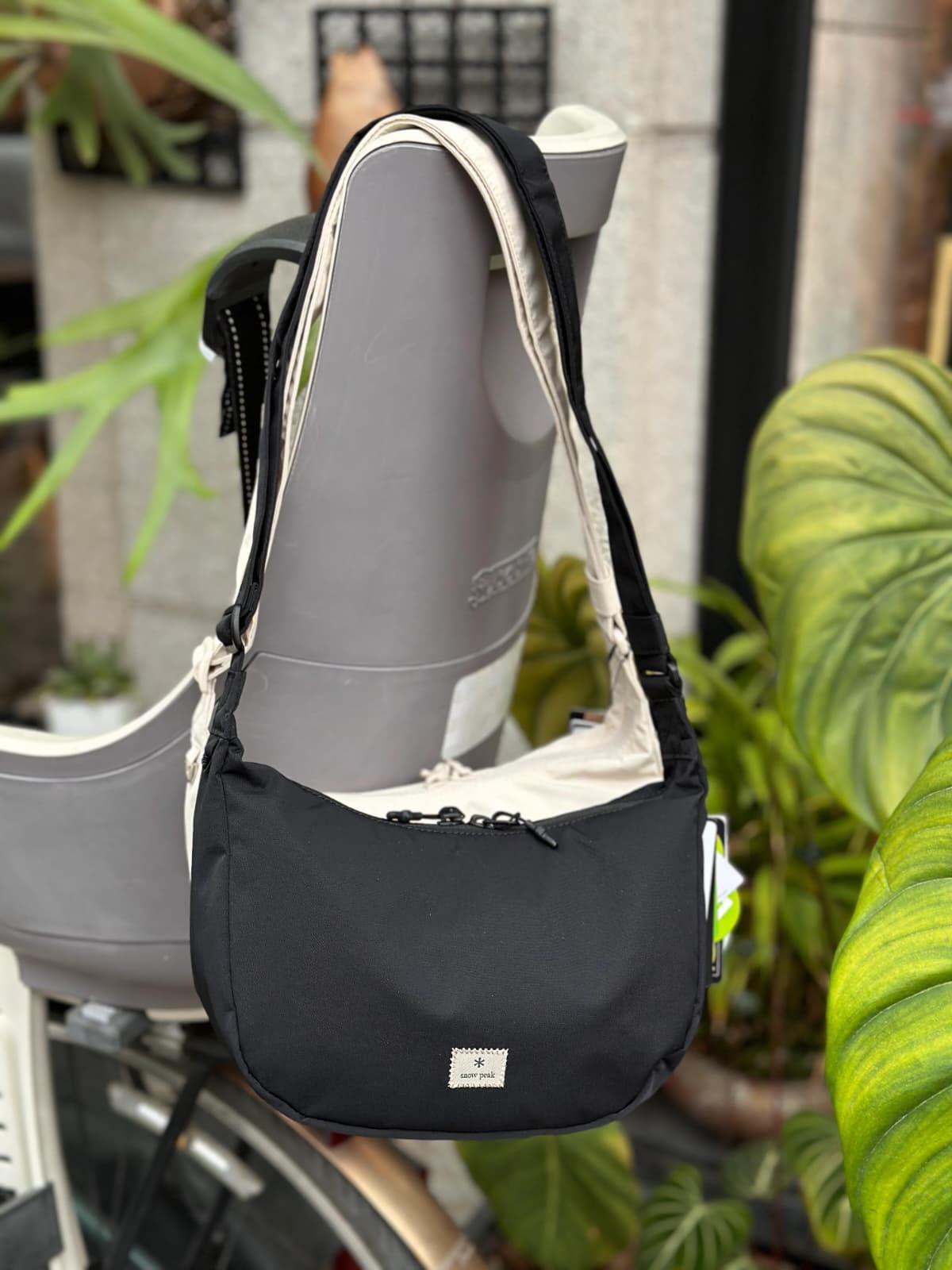 Snow Peak Softwill Small Hobo Bag 4L 半月袋💓  防潑水材質 💦