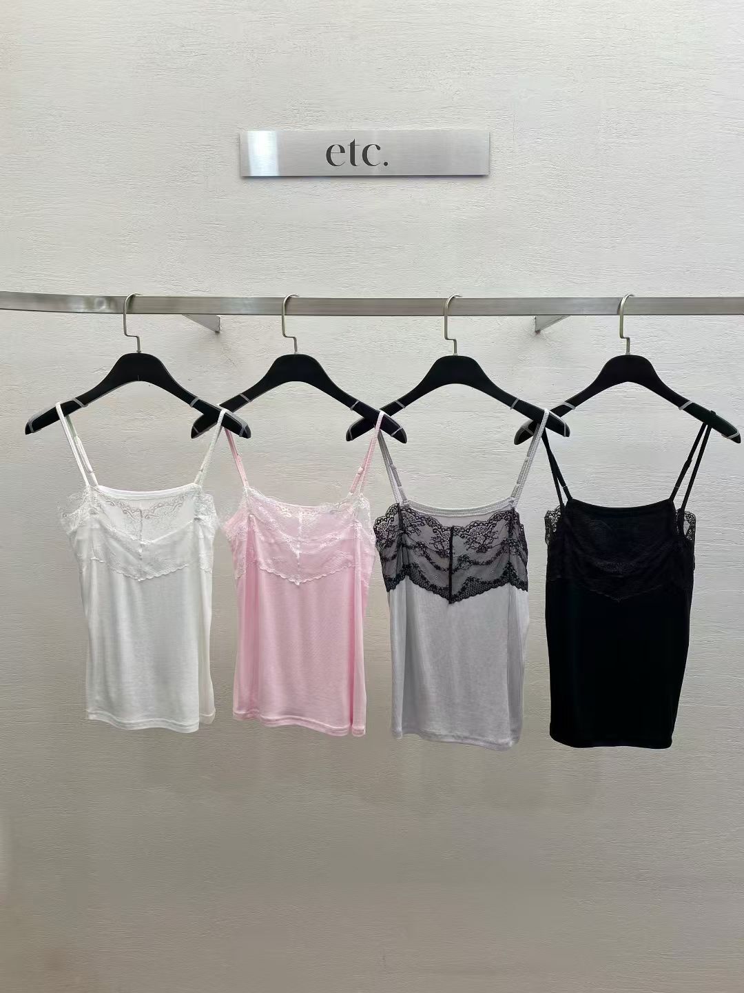 MK6120 蕾絲可調肩帶背心