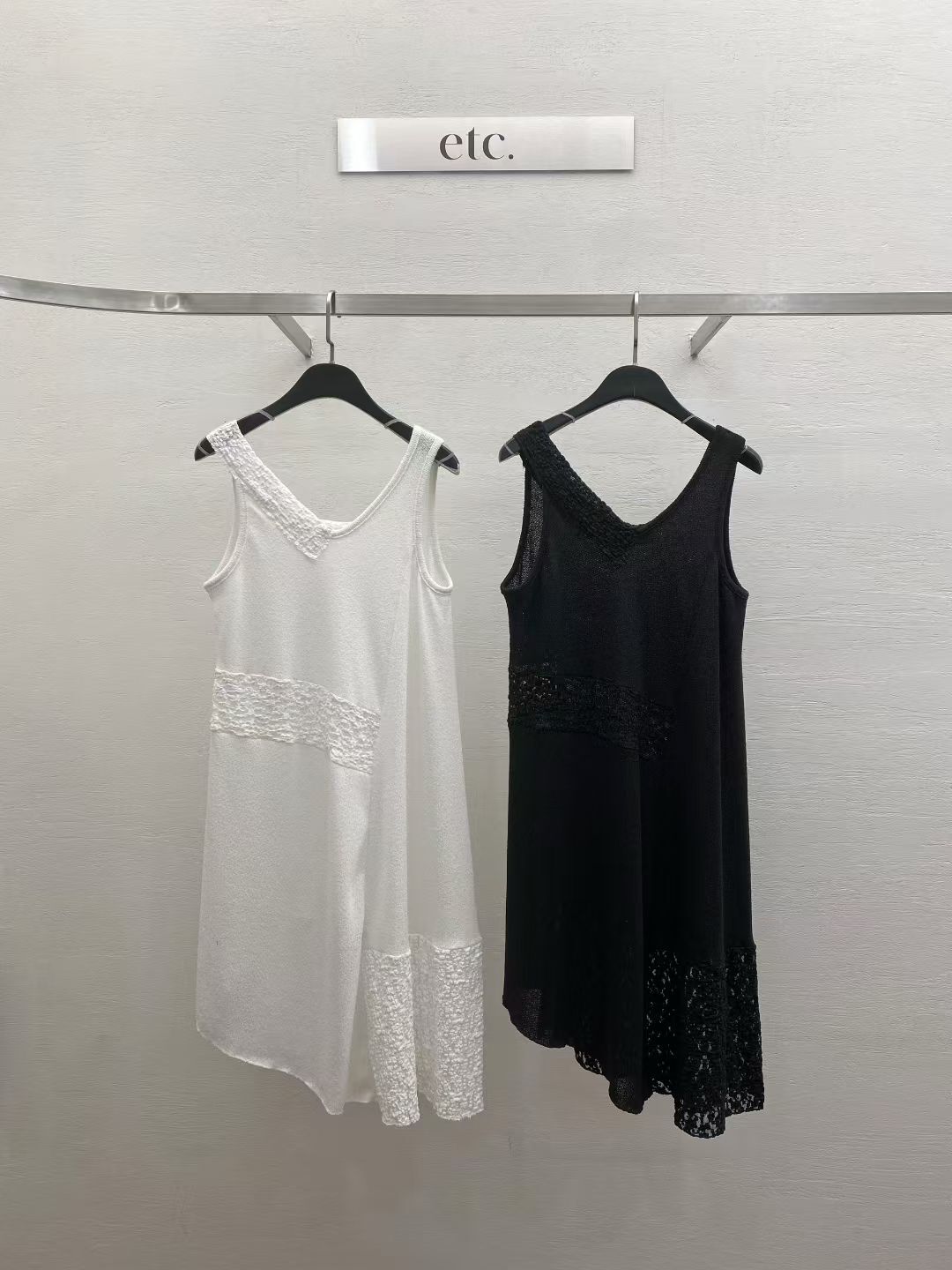 MK6123 V領口不規則連身裙