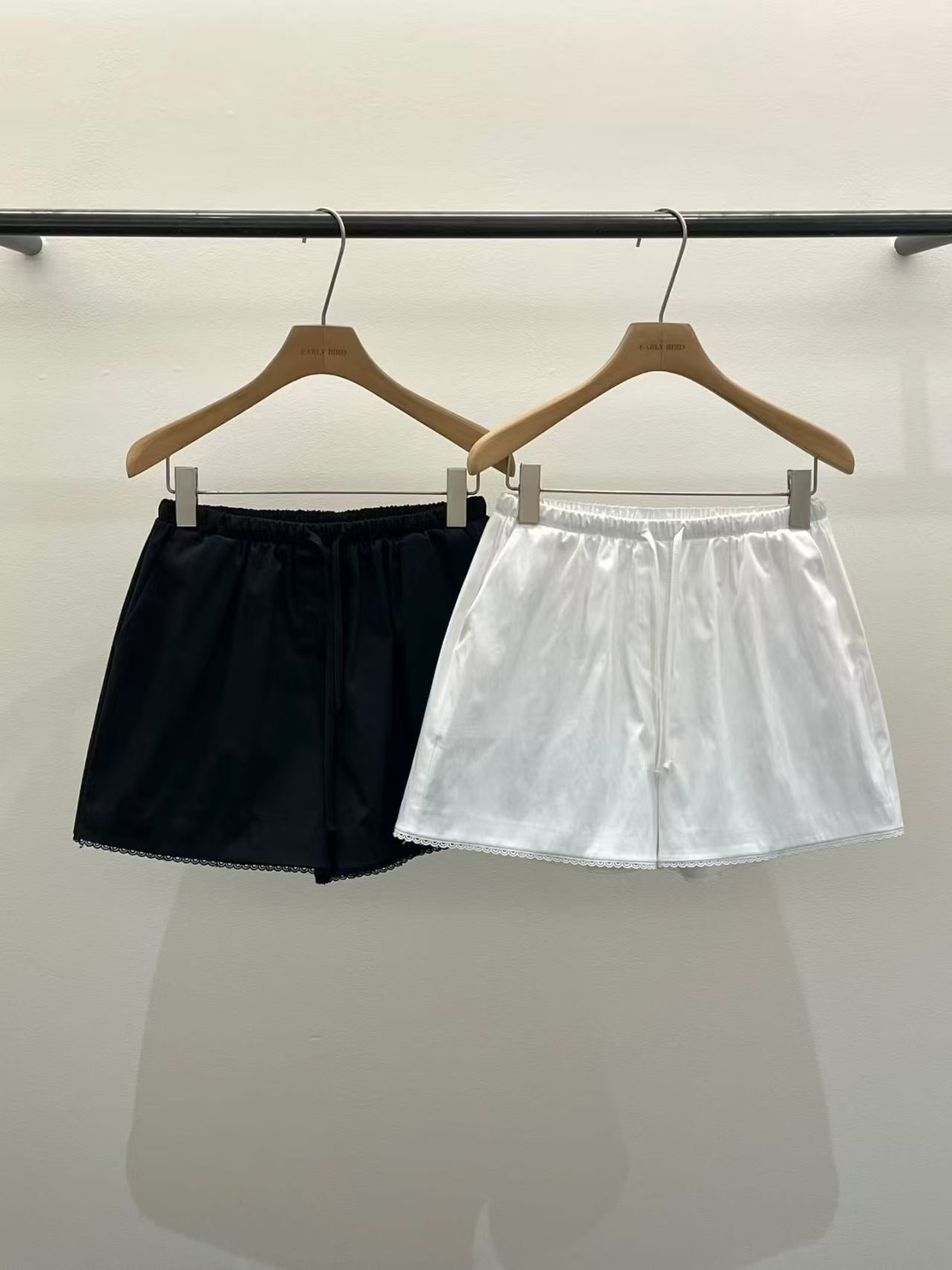 OB6103 全橡筋小花蕾絲包邊短褲