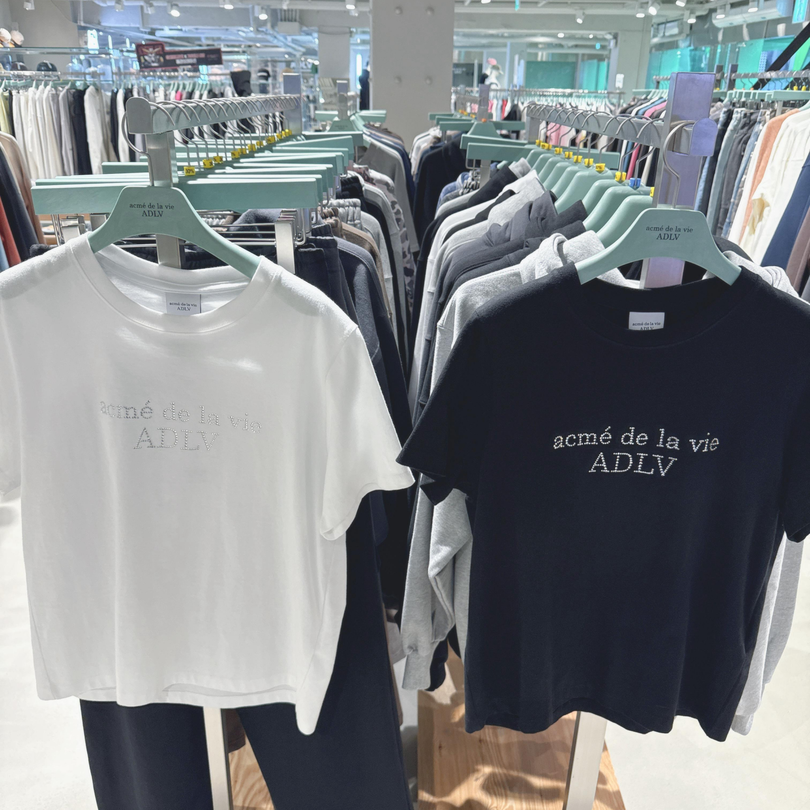 【18】ADLV WOMAN CUBIC BASIC LOGO SHORT SLEEVE T-SHIRT (2個尺碼 / 2色選擇)