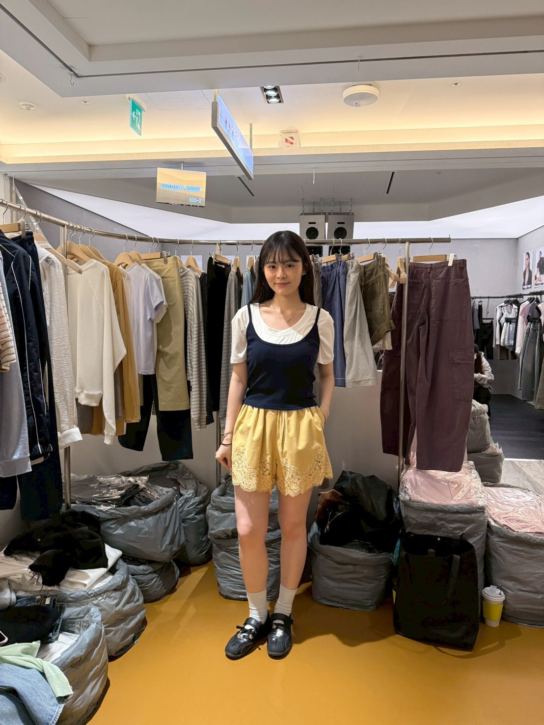 DV6132 睫毛大蕾絲抽繩短褲