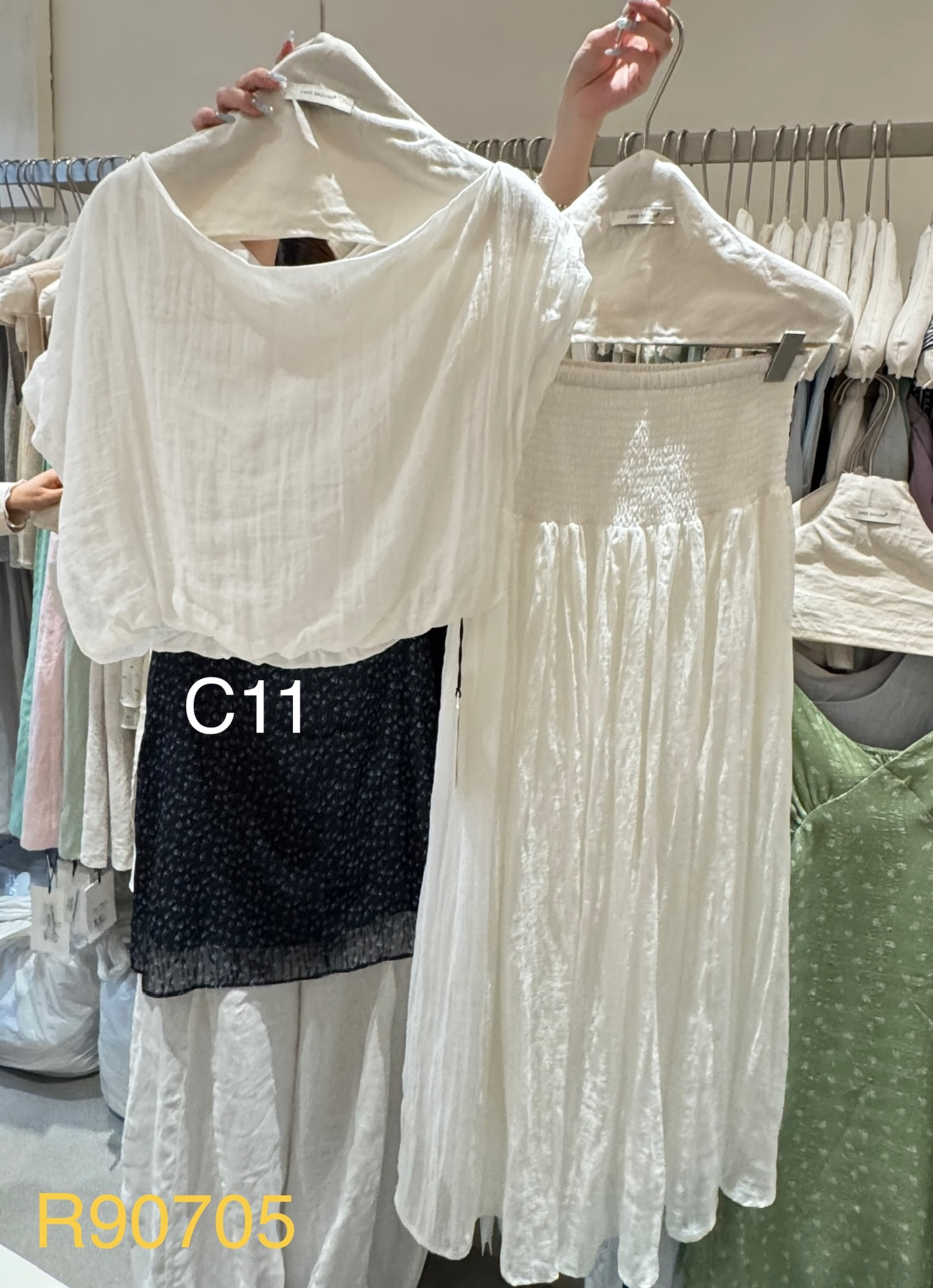 𝗔𝗽𝗿.𝟮𝟴/C11-短版棉麻斜肩上衣-米白