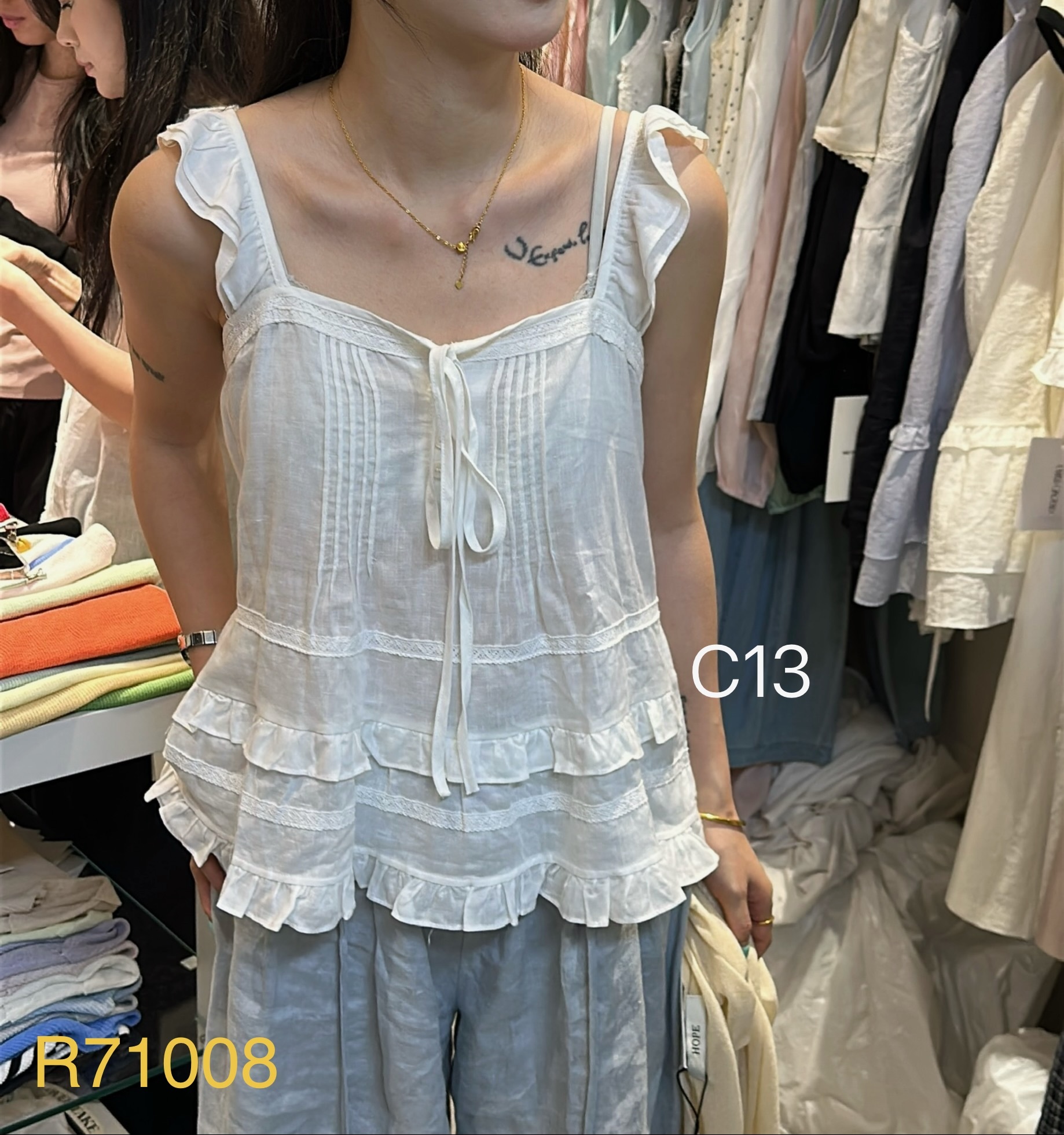 𝗔𝗽𝗿.𝟮𝟴/C13-荷葉細肩蕾絲上衣-白