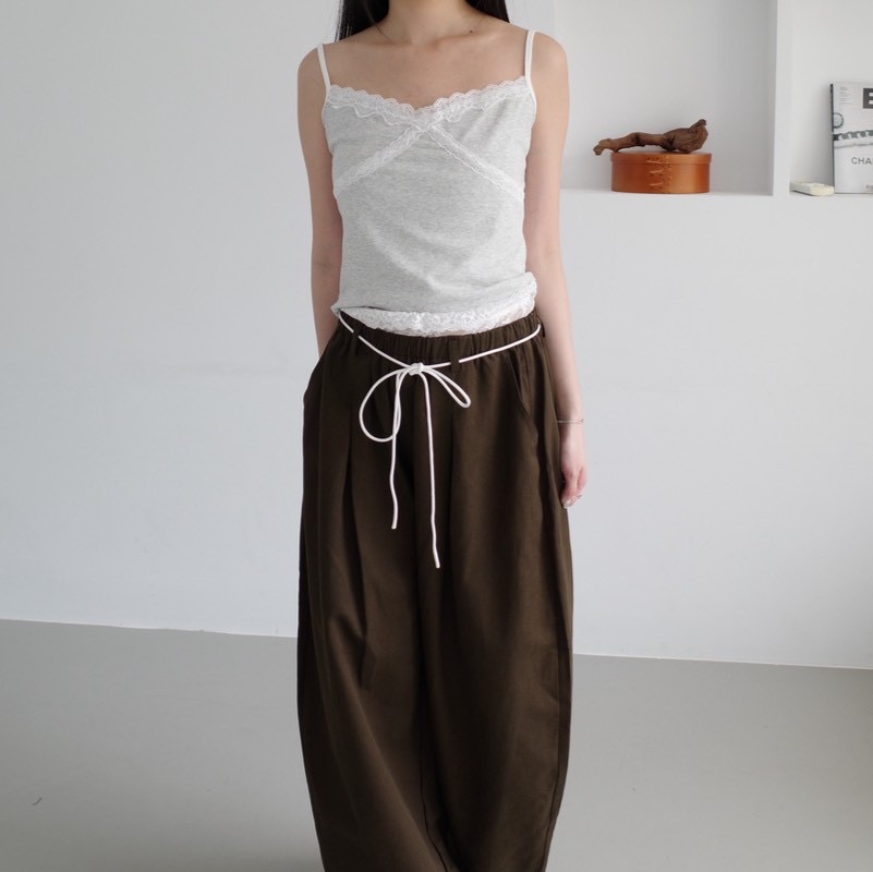 蕾絲滾邊背心