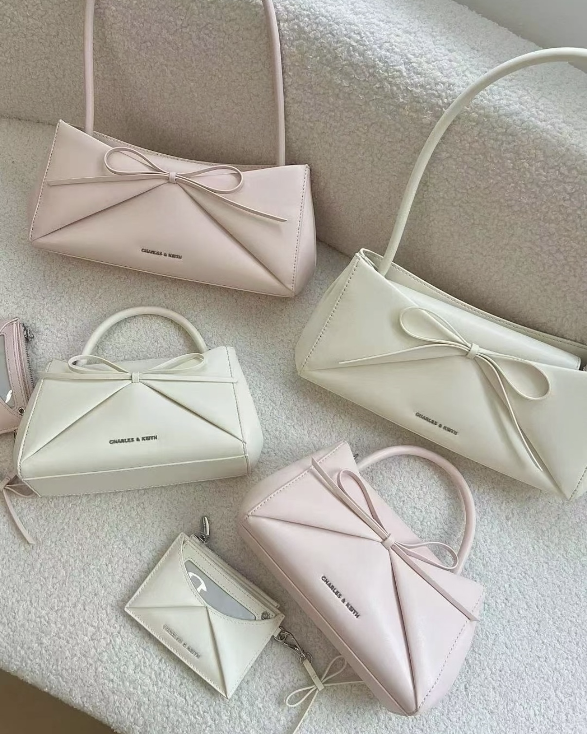 CHARLES & KEITH 小CK Hazel 幾何拼接 蝴蝶結 法棍包 卡片夾 單肩包 肩背包 手提包 白色 粉色
