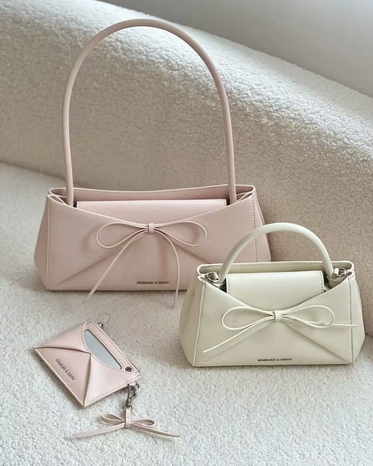 CHARLES & KEITH 小CK Hazel 幾何拼接 蝴蝶結 法棍包 卡片夾 單肩包 肩背包 手提包 白色 粉色