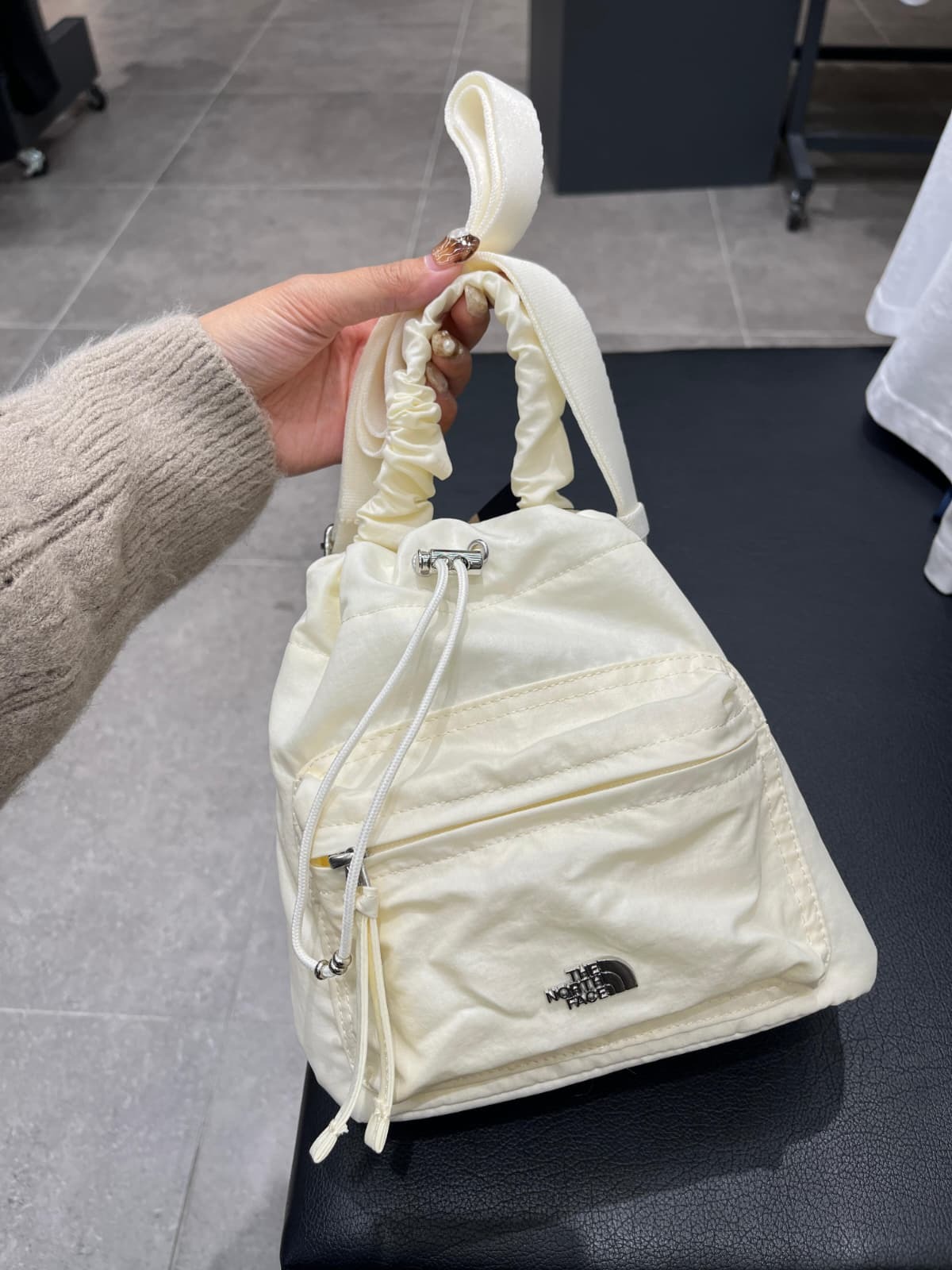 THE NORTH FACE BONNEY BUCKET BAG