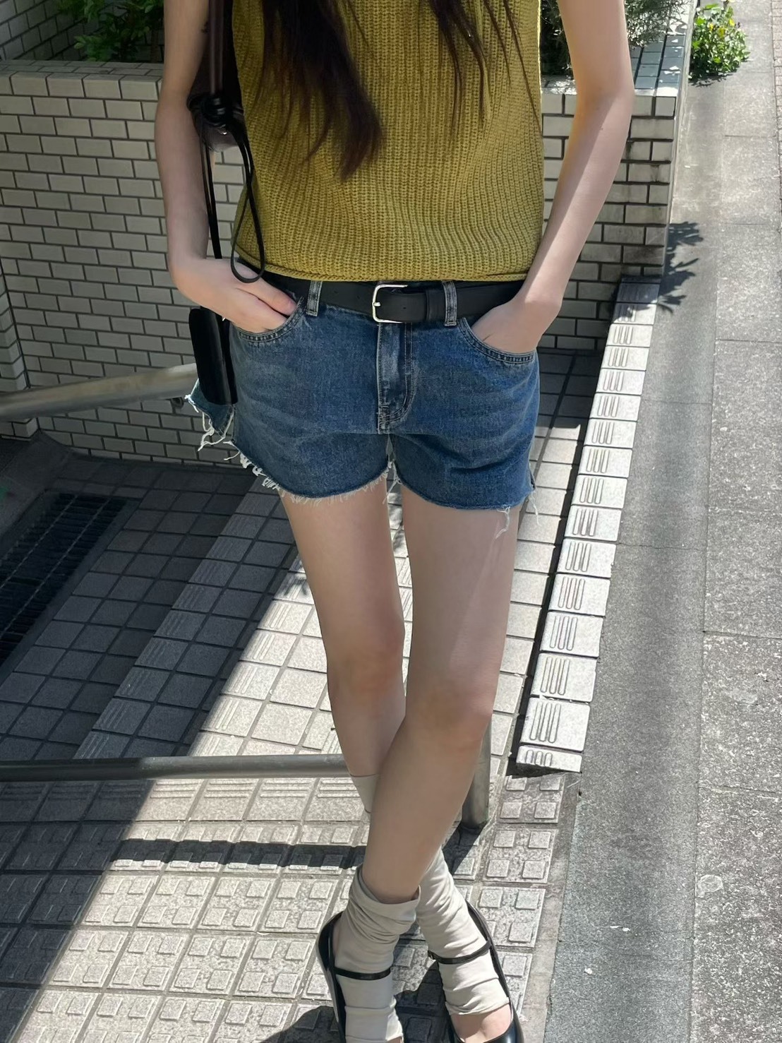 白鬚邊牛仔短褲