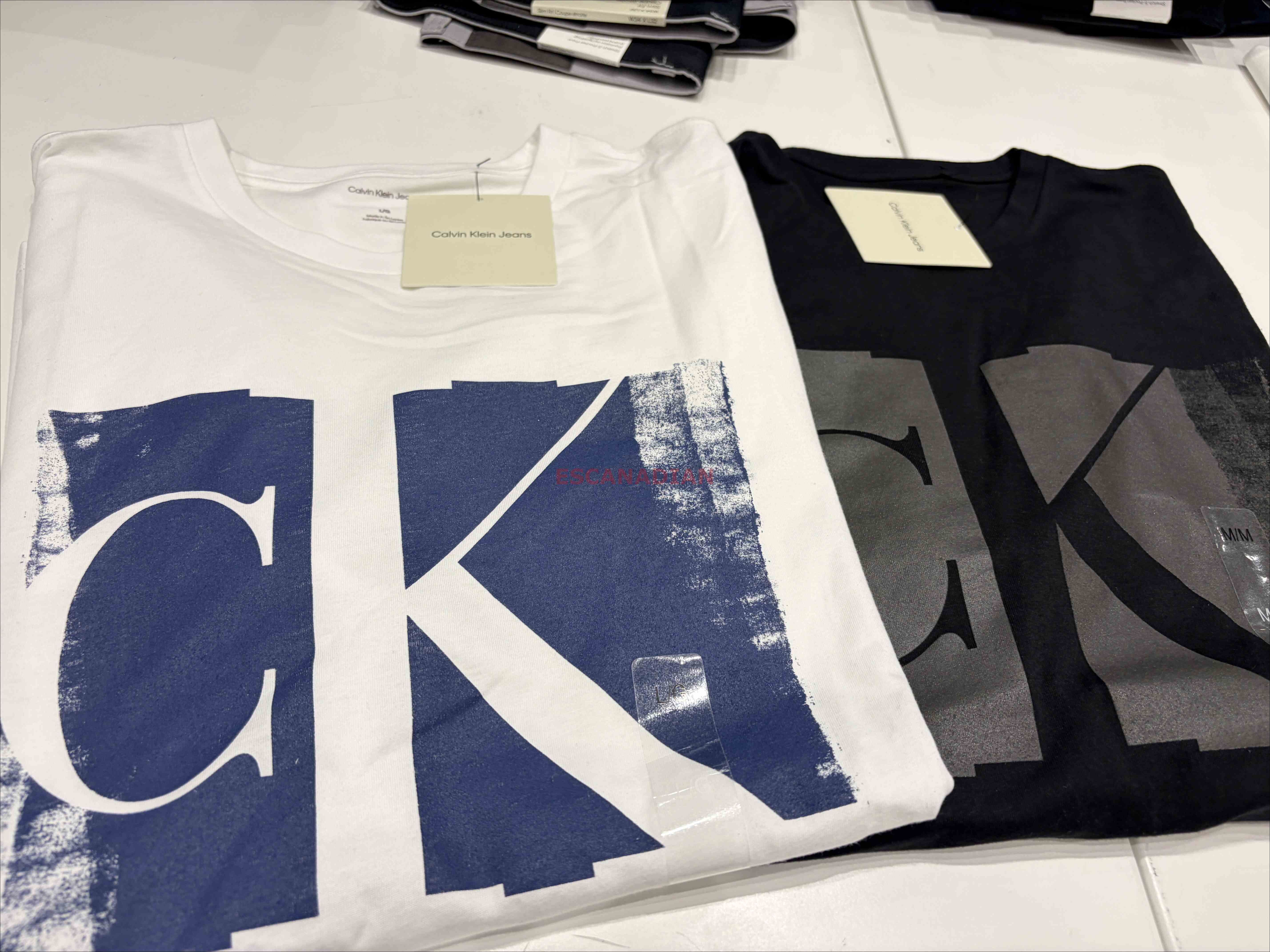 CK 男大人 大LOGO 短TEE (2色)