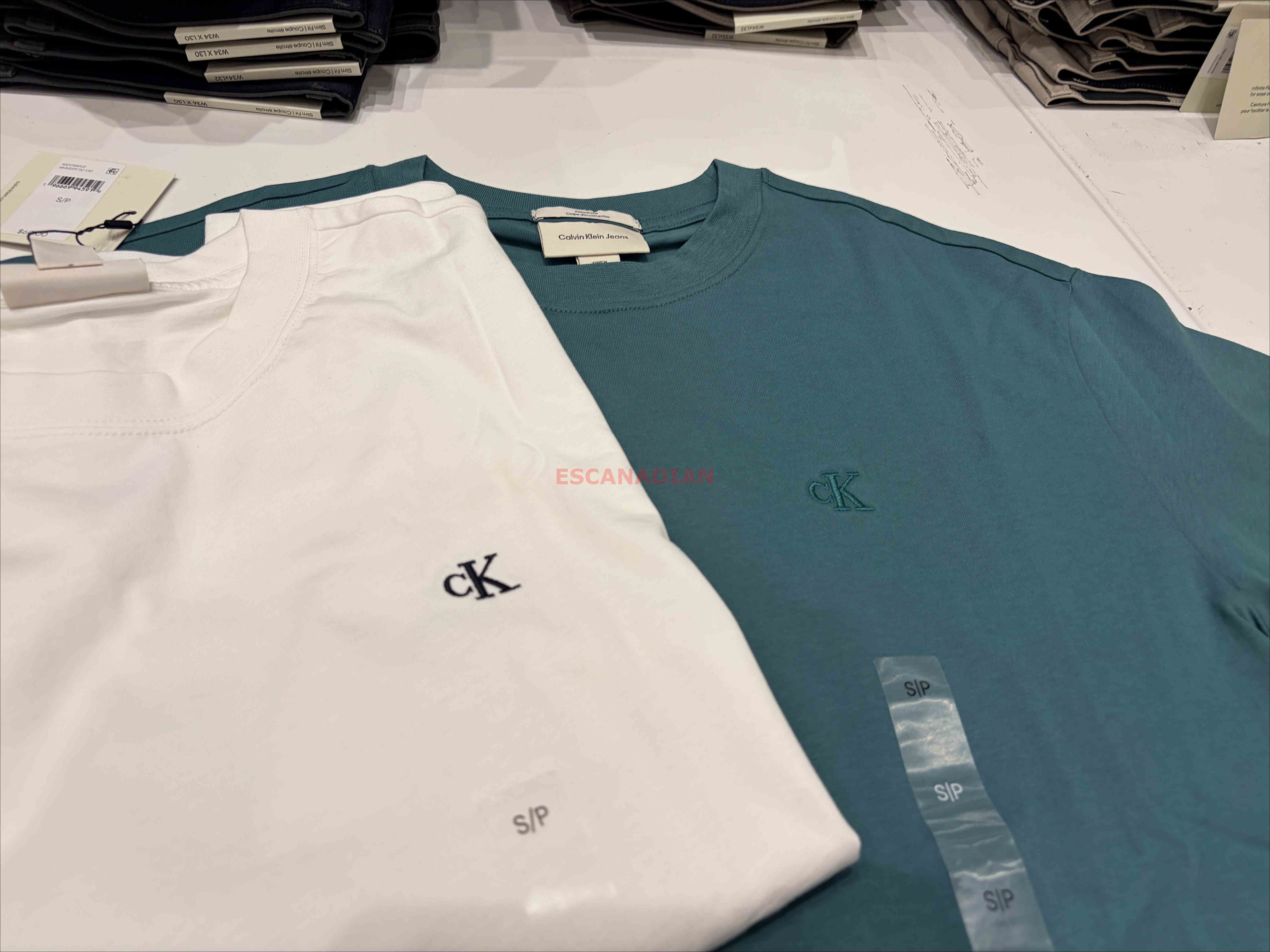 CK 男大人 BTS征國同款 經典款 小厚磅 電繡小標 寬版 短TEE (2色)