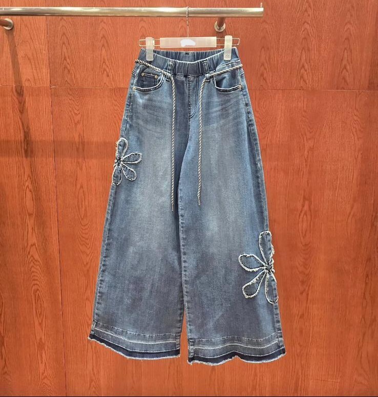 IL30   花花牛仔濶褲  S:腰 26 -38  HIP 46  長 40     /M:腰27.5 -39.5     HIP 47.5  長 40    /L:腰 29 -40  HIP 49  長40    $499 (一口價)