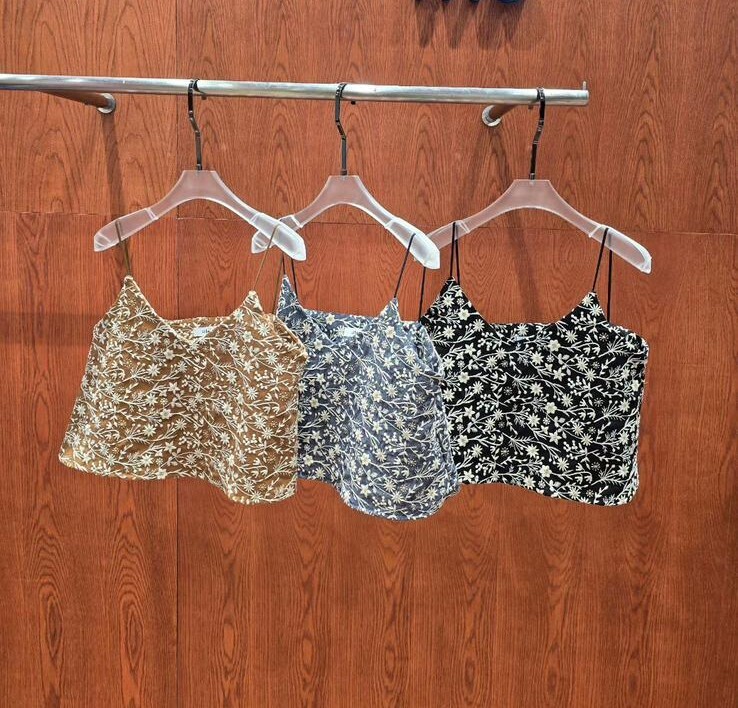 IL32 胸36  長 17.5  $409 (一口價)