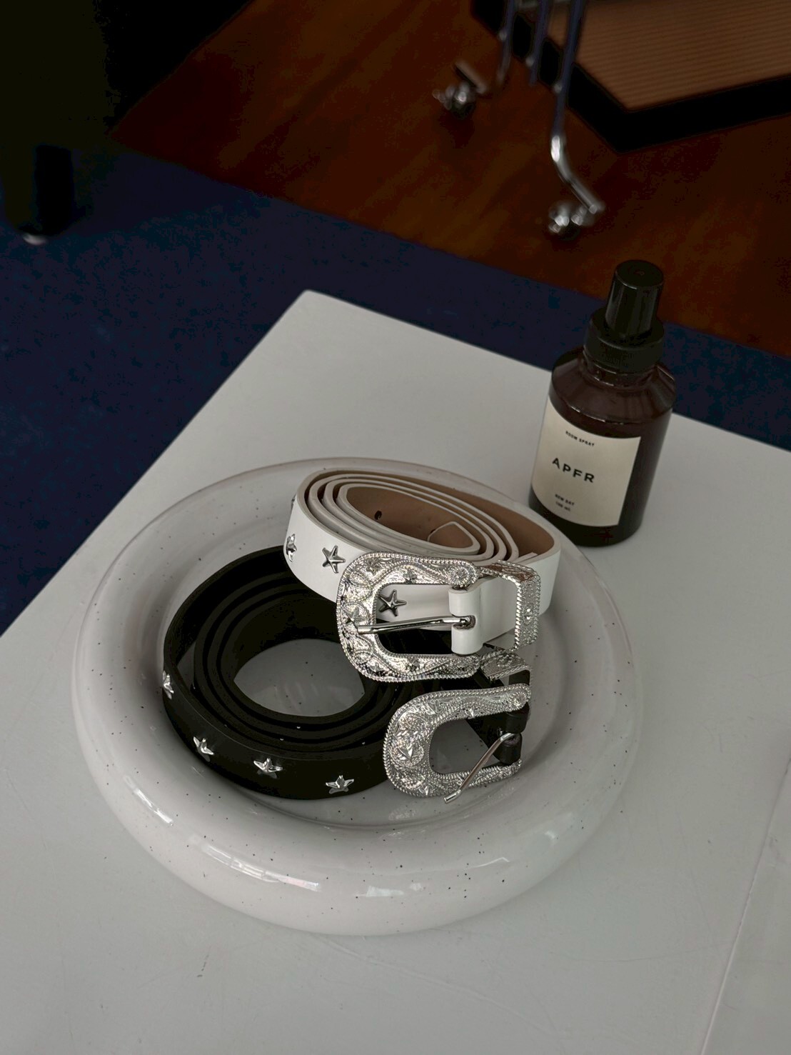 自帶濾鏡光 星星鉚釘細皮帶