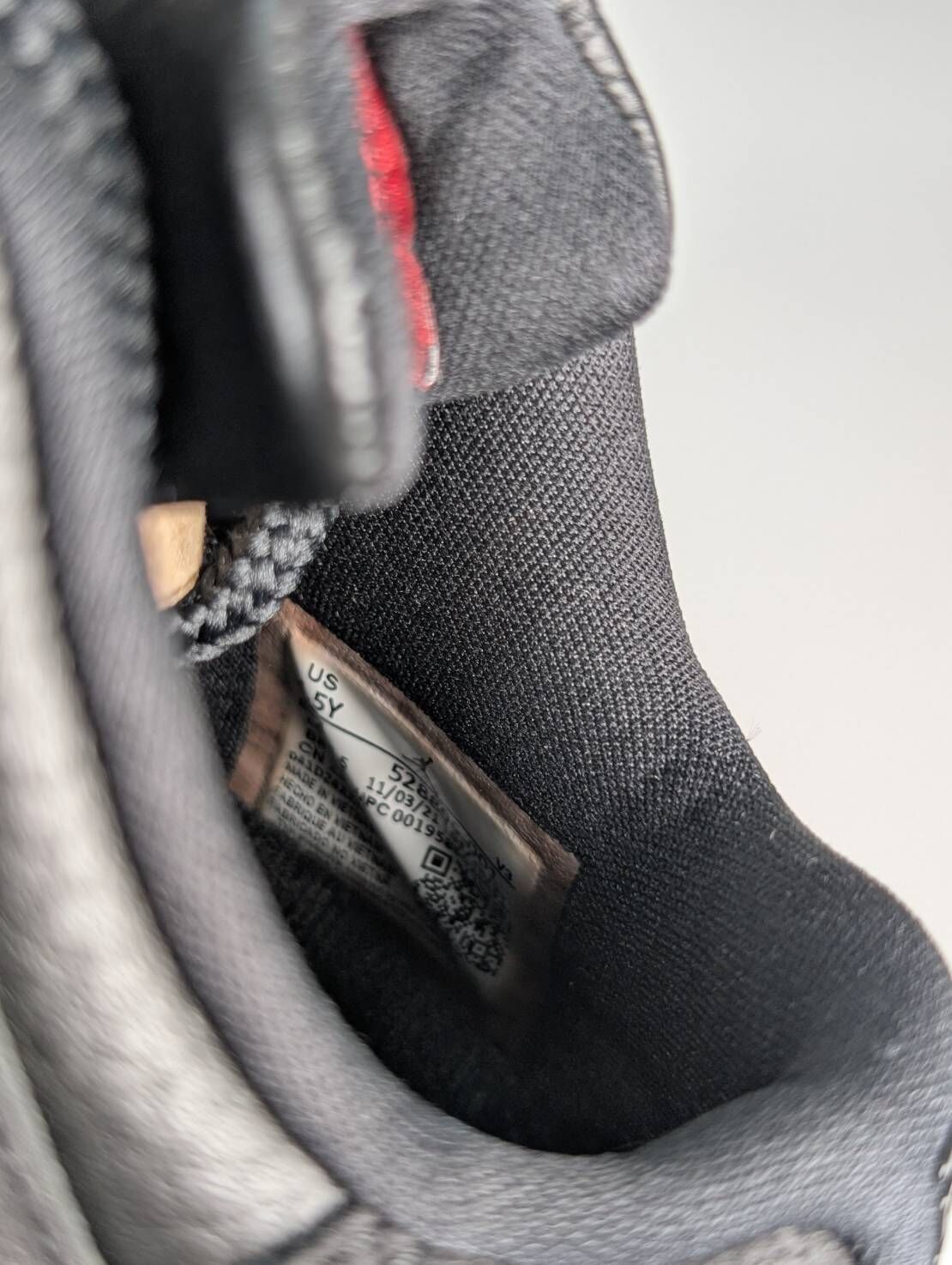 微瑕疵-左右腳鞋底泛黃&鞋內標發黴 528896-001/4.5Y Air Jordan 11 Low GS " 72-10 " 經典 籃球鞋 女款