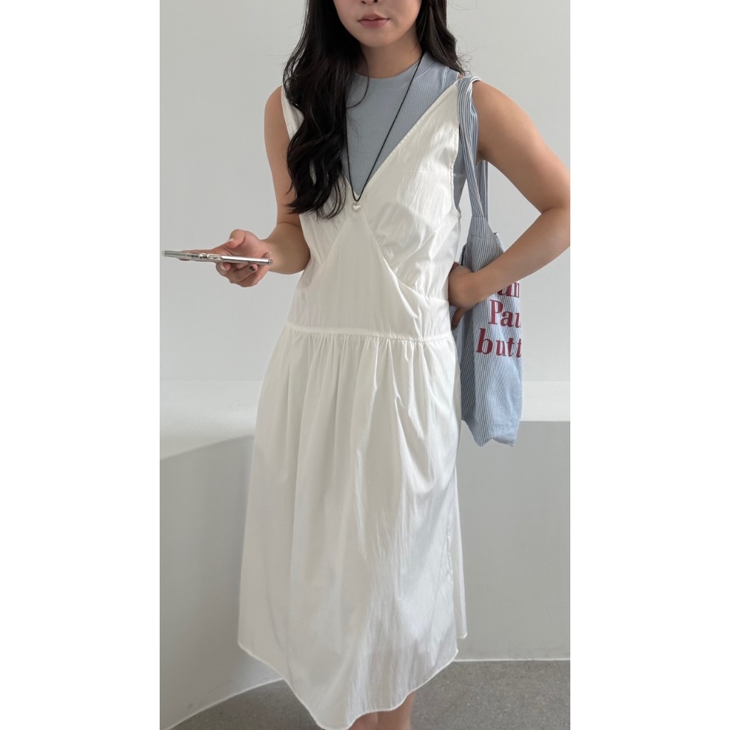 現貨【imfine】極簡高級Look！吊帶V領洋裝 #5261