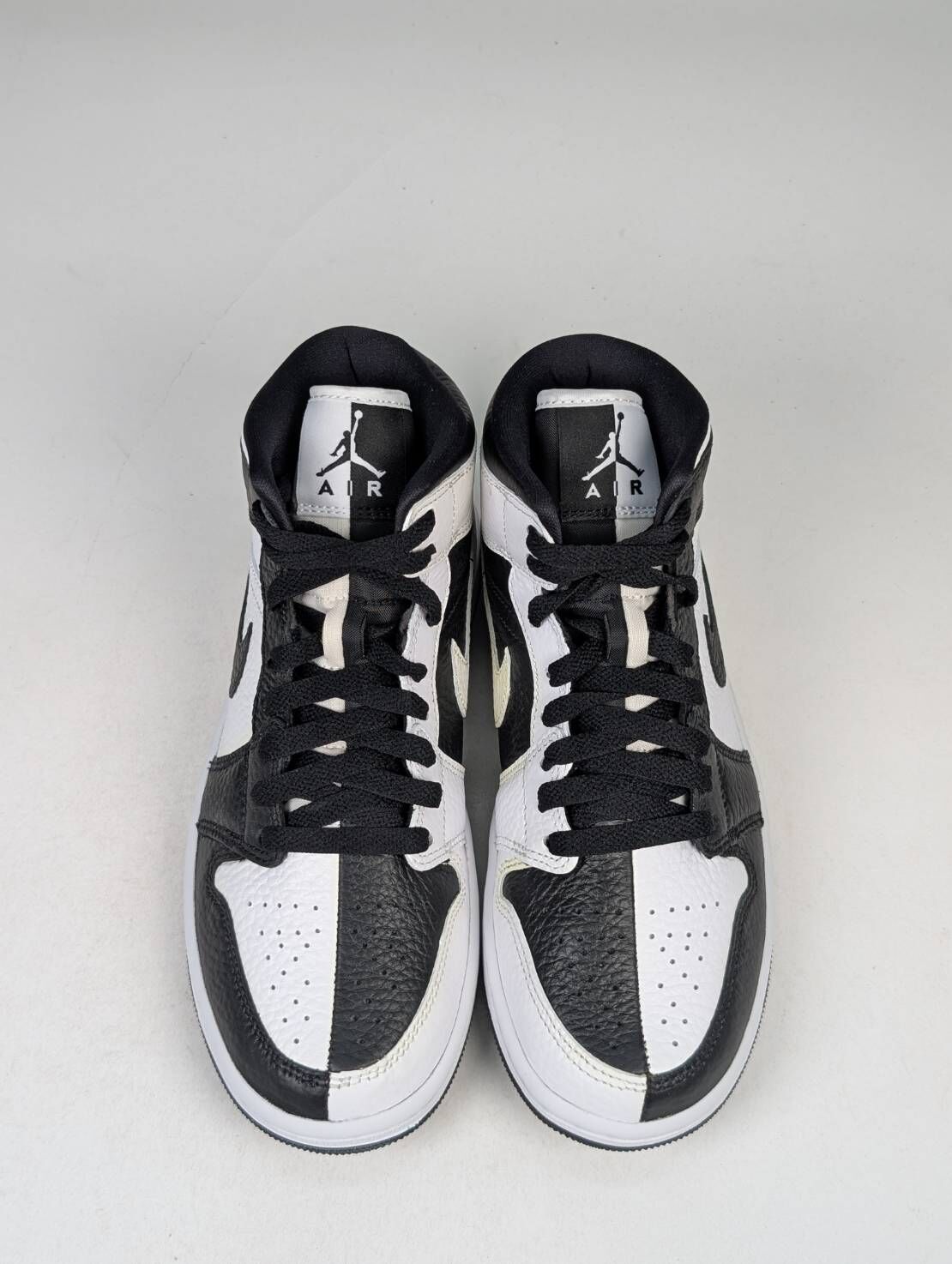 微瑕疵-左右腳內外側、鞋標泛黃 DR0501-101/7.5 Air Jordan 1 Mid SE "Homage" Split W 陰陽熊貓 黑白 女鞋 男女段