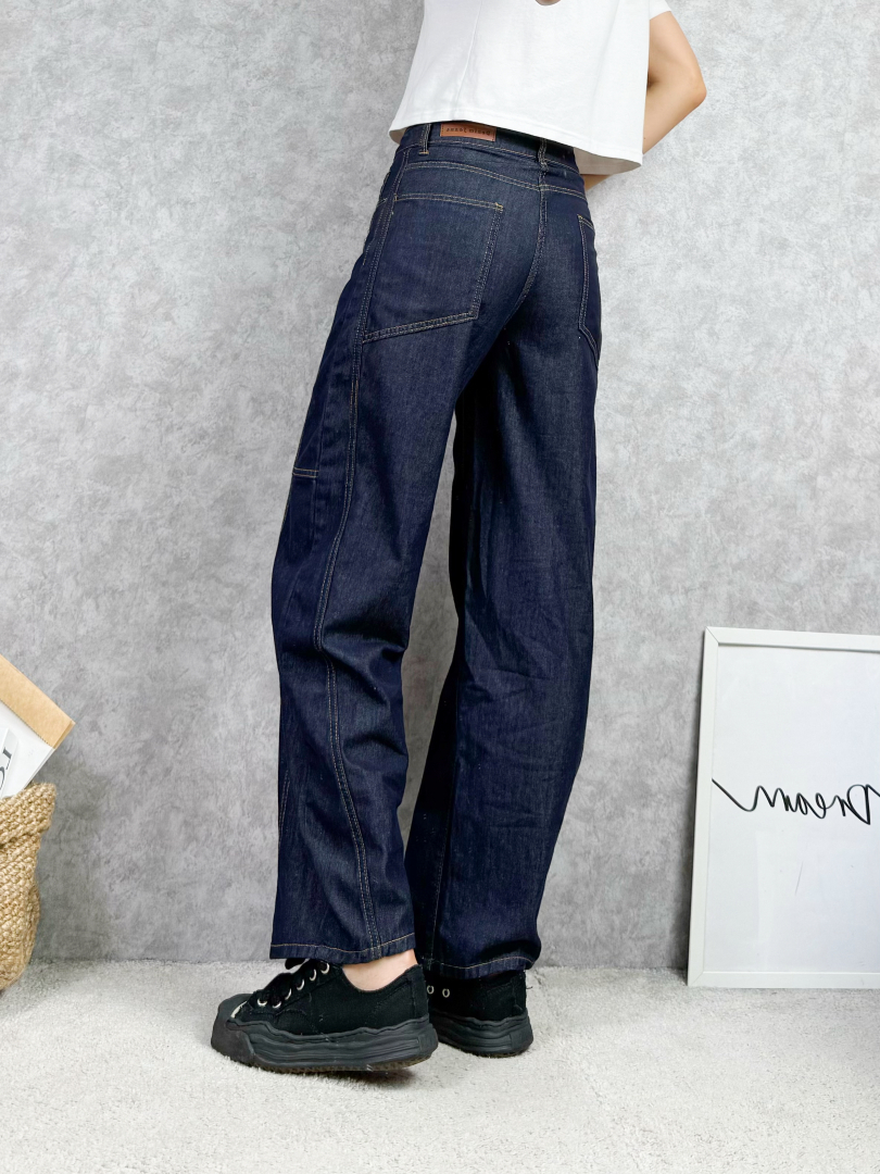 微彈舒適顯瘦修腿款★深色單寧彎刀褲