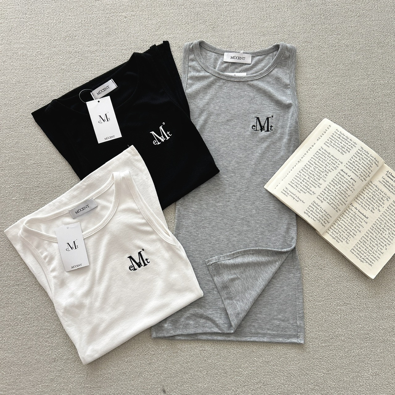 （現貨）韓牌 MUCENT ENVY U領 側開衩 無袖 背心 P00000YD