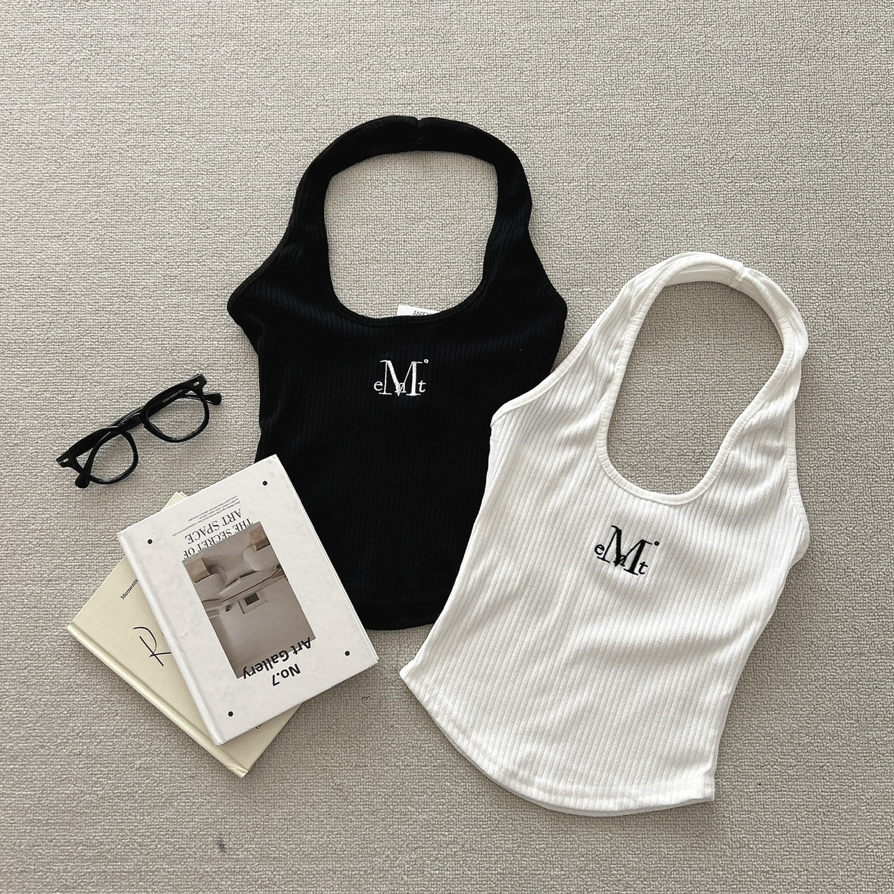 （現貨）韓牌 MUCENT KYLILAC 圓弧下擺 圍脖 露背 背心 P00000XR