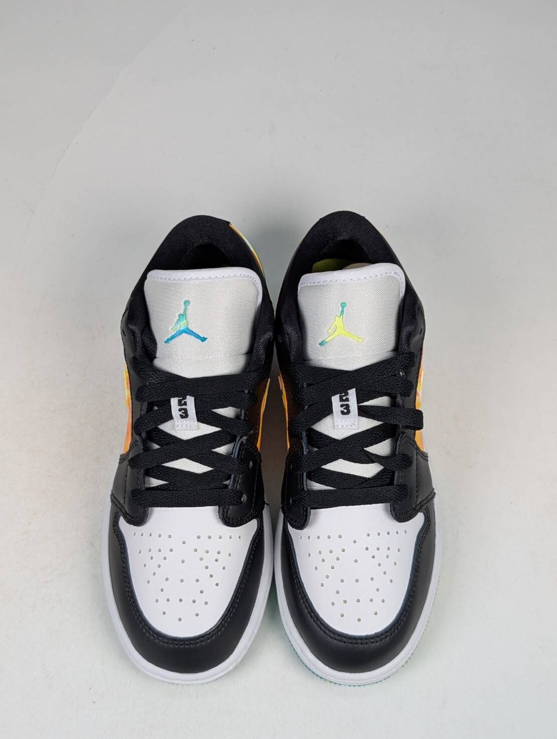 微瑕疵-左右腳後跟LOGO色差 DJ6252-038 3.5Y Air Jordan 1 LowTie Dye GS 大童鞋 渲染