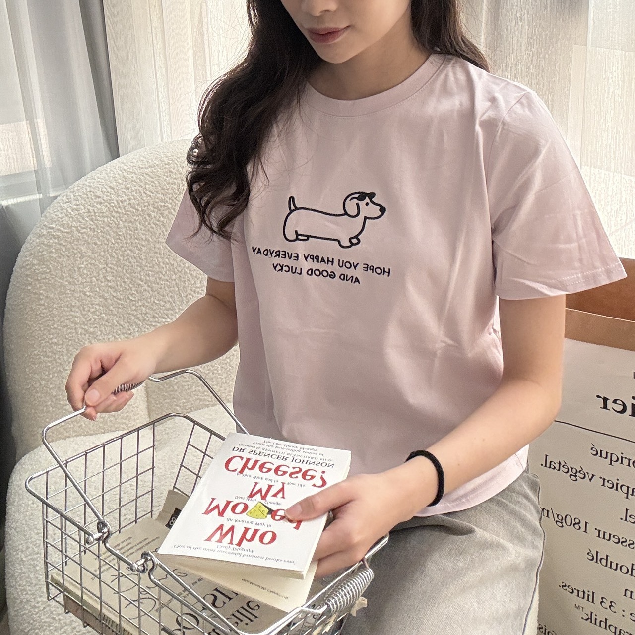 2344 刺繡墨鏡臘腸狗短T (R)