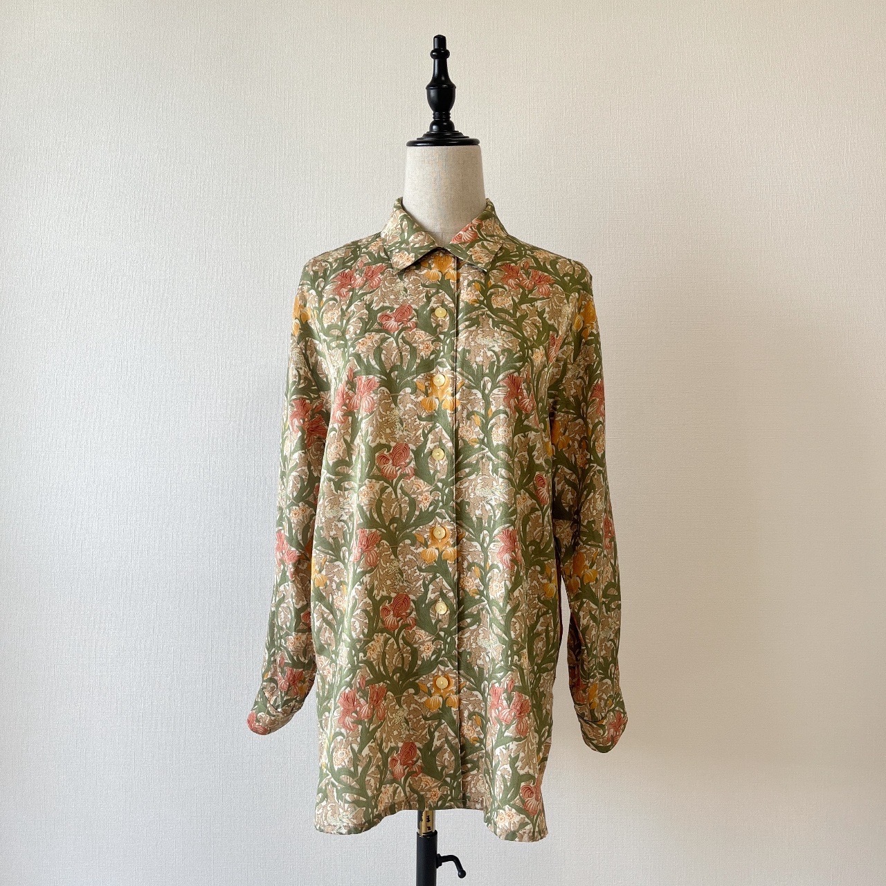 V&A日本製墨綠色印花圖案上衣