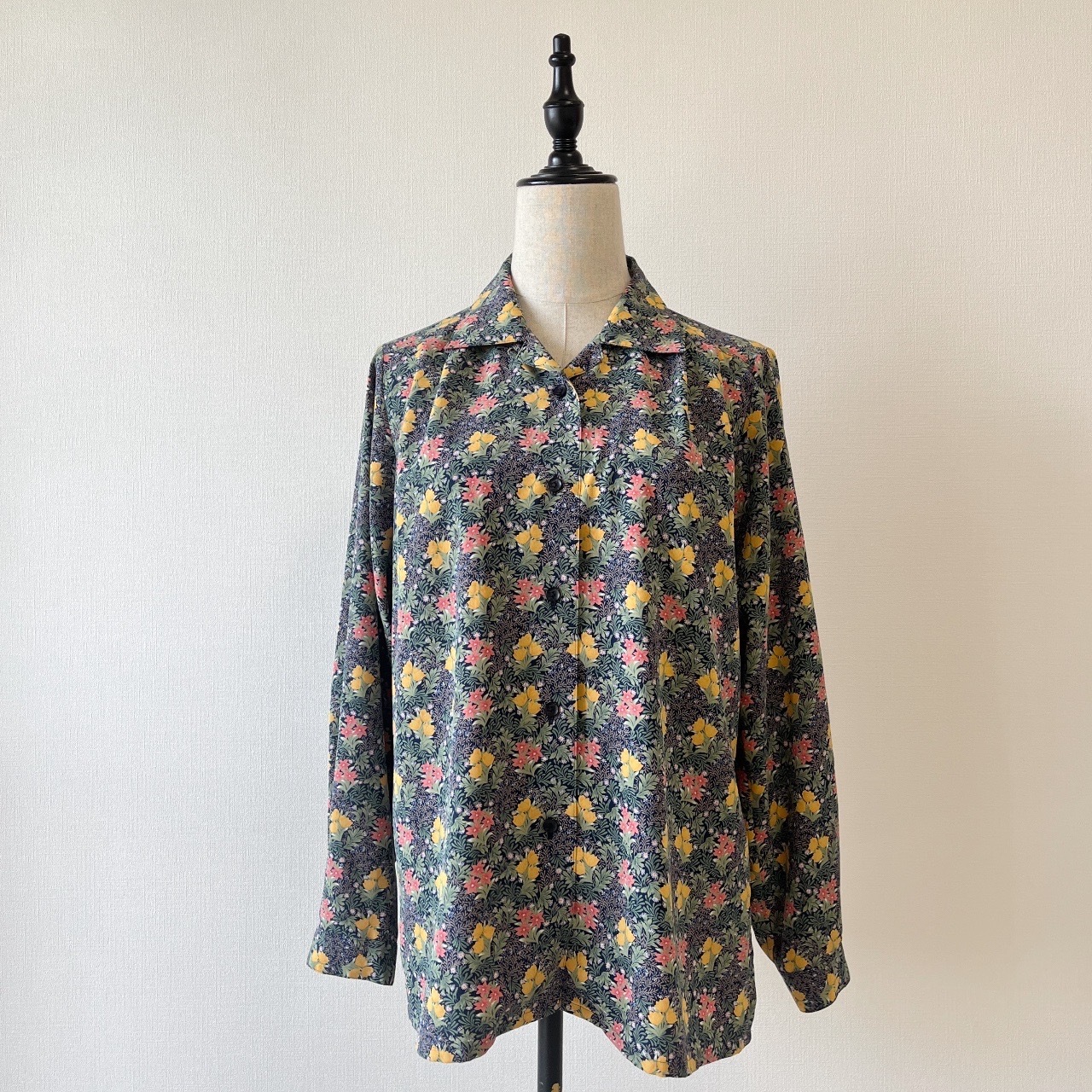 V&A日本製深藍色印花圖案上衣