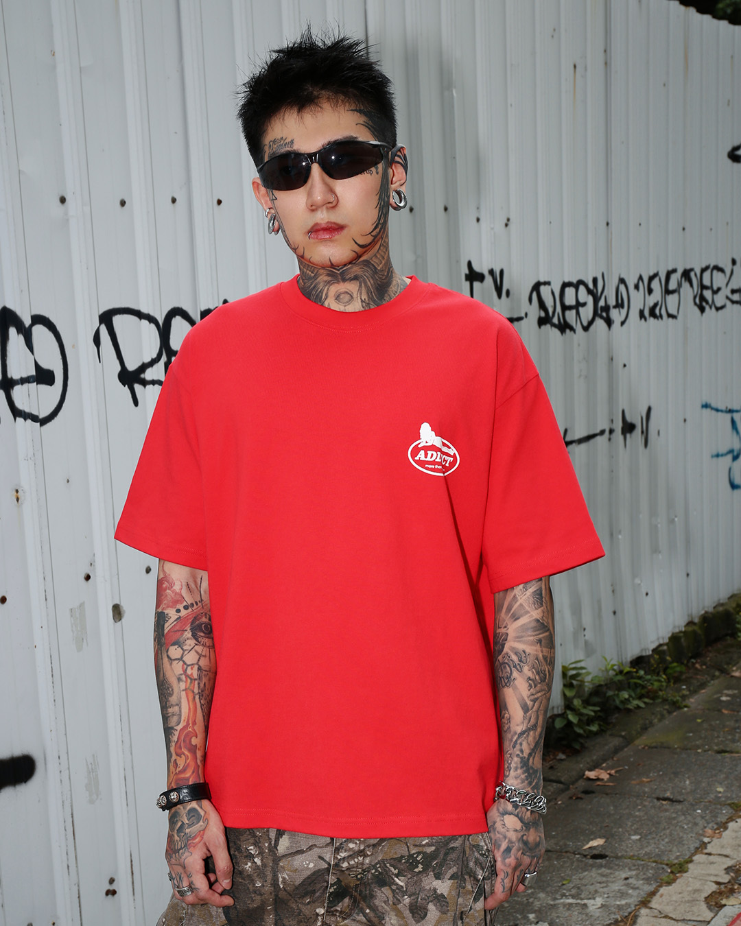 MTA SILHOUETTE BOXY TEE 紅色 黑色 印花 街頭 剪影 BOXY 短T【M26ST1】