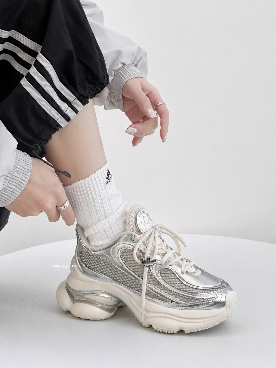 ADIDAS OZVENUZ 奶油白銀 宋雨琦同款 增高 浮碟鞋 女鞋