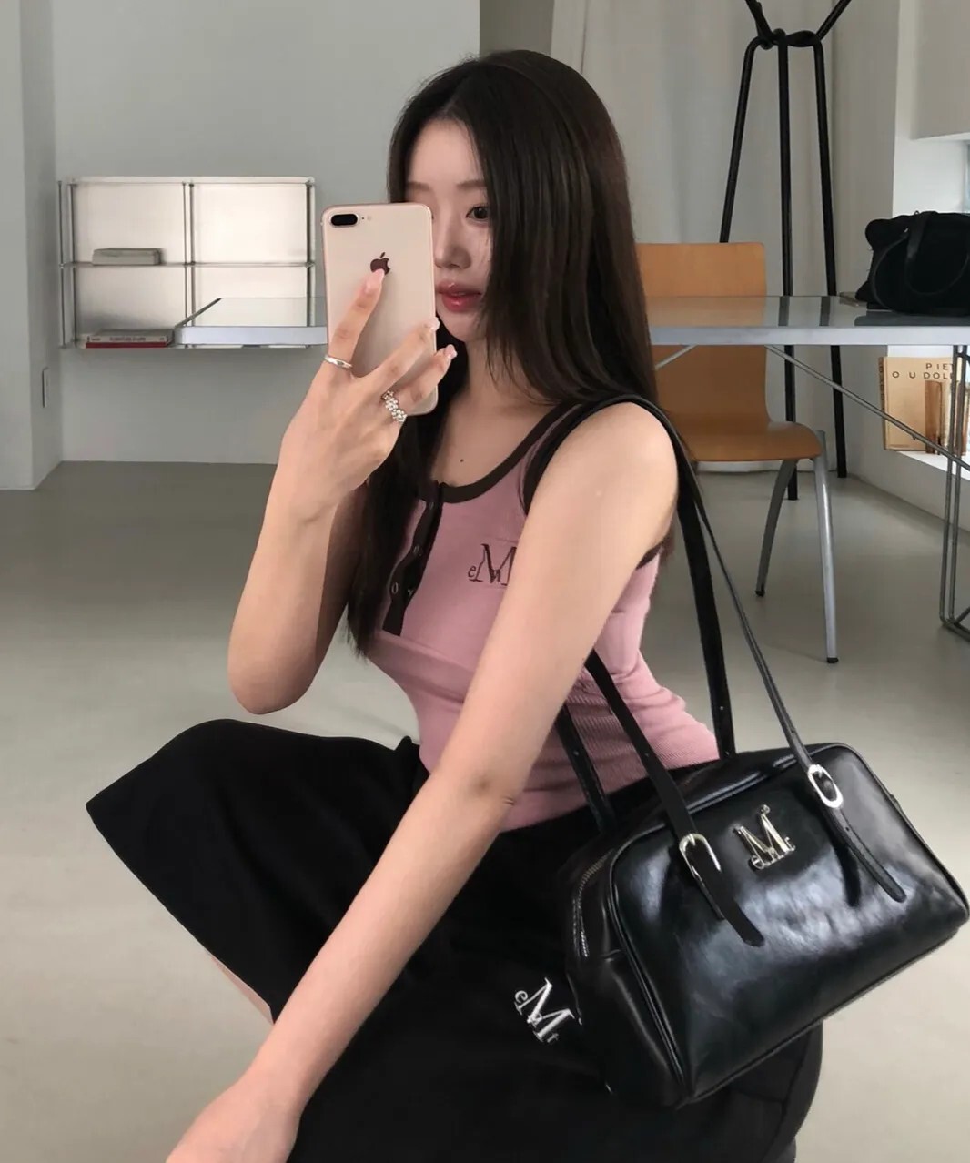 【OWN】Mucent 金屬LOGO 極簡 手提包 單肩包 法棍包 腋下包 輕巧 百搭 可調節 男女通用 黑色