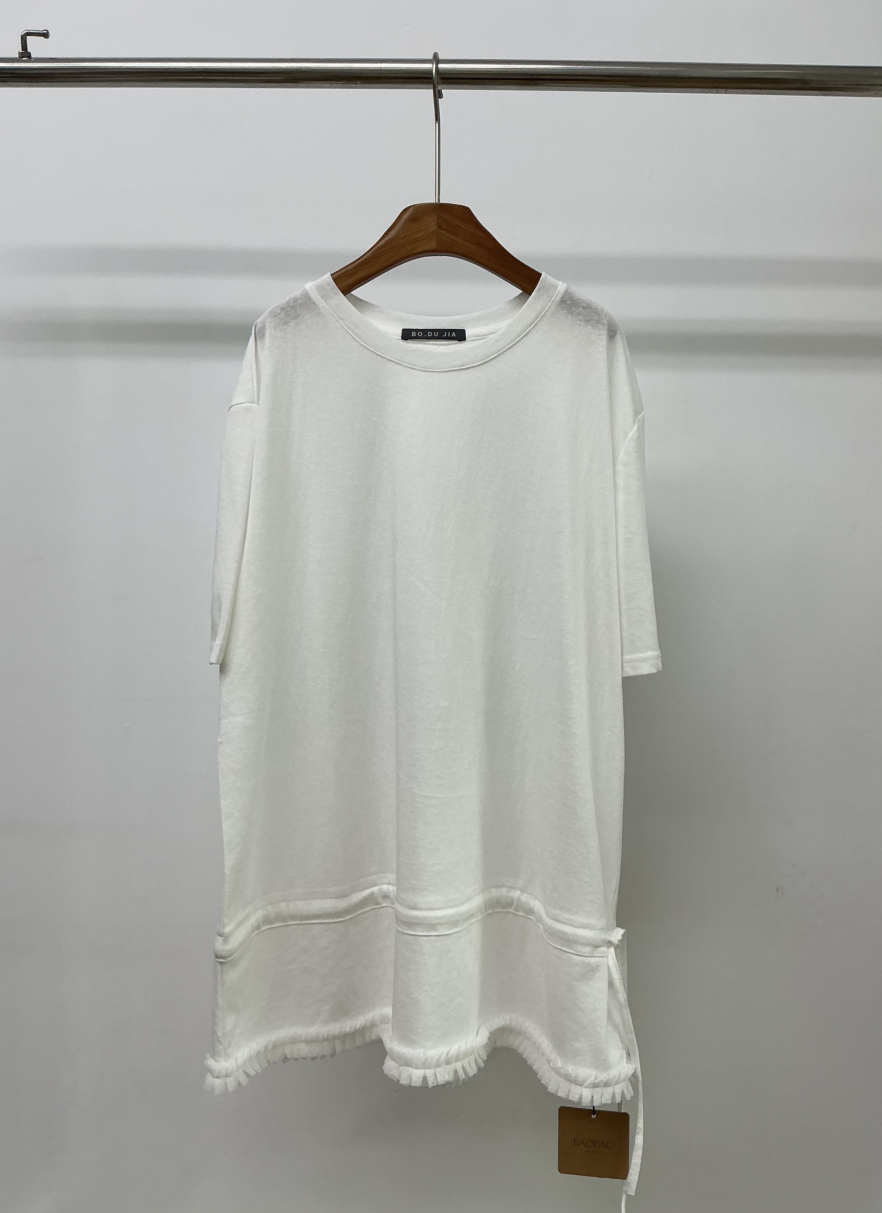 W00177下擺抽繩拼接蕾絲上衣