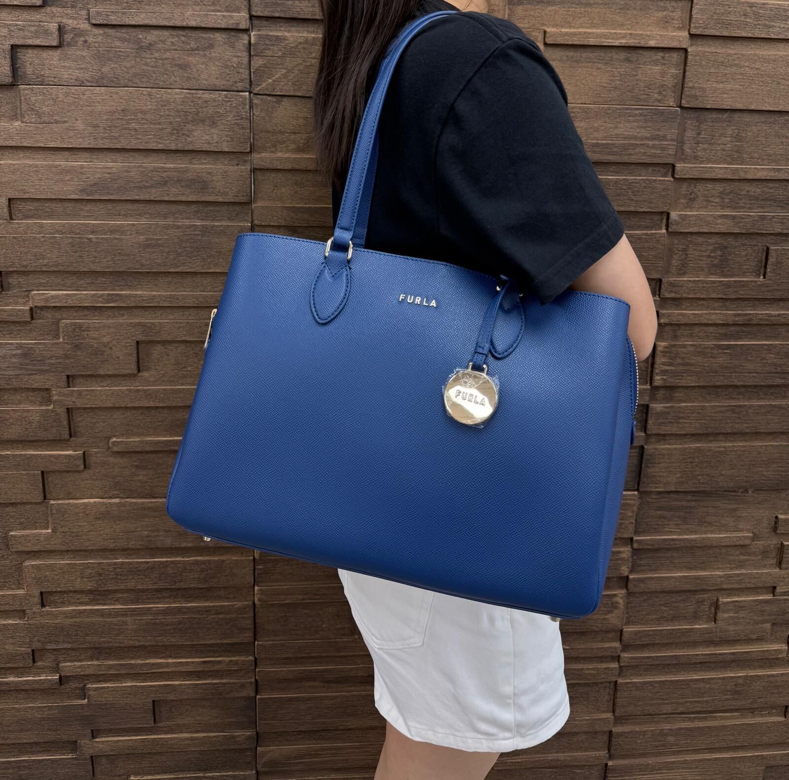 LYS01655 FURLA 淨色小掛飾單肩袋藍色