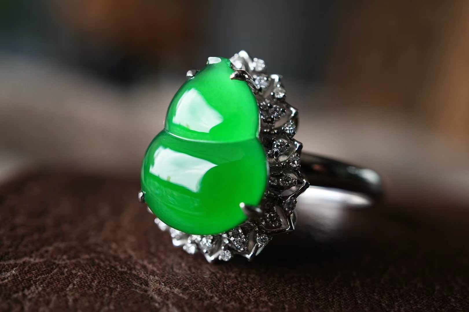 414820 翡翠冰辣陽綠葫蘆戒指