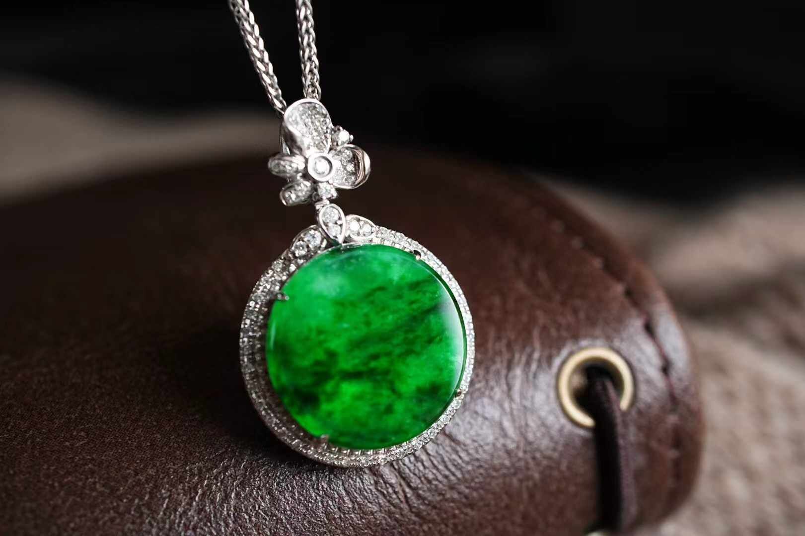 414821 翡翠冰辣綠平安圓牌吊墜 (15.2mm直徑)