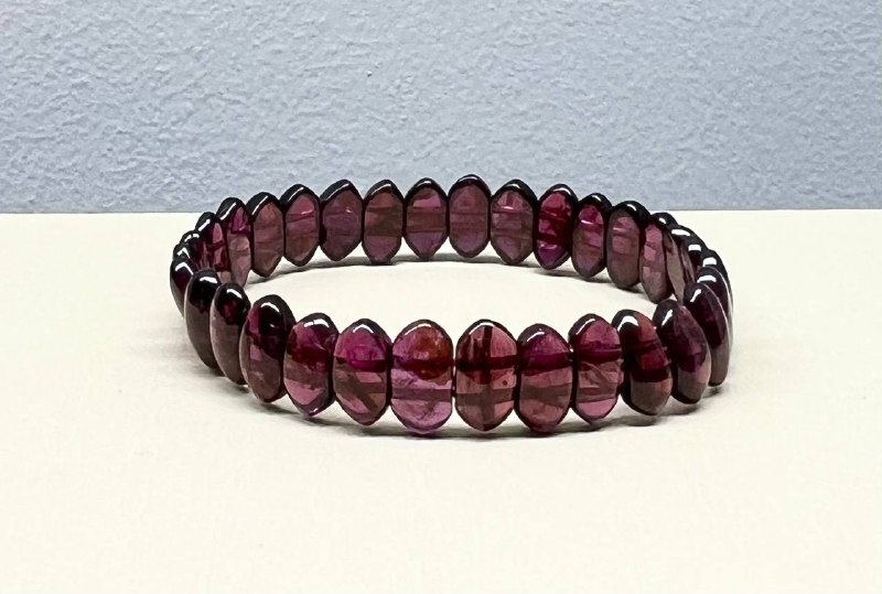 [S] GEMZ & CO TSA SPECIAL CUT GARNET BRACELET, C44 (C44)