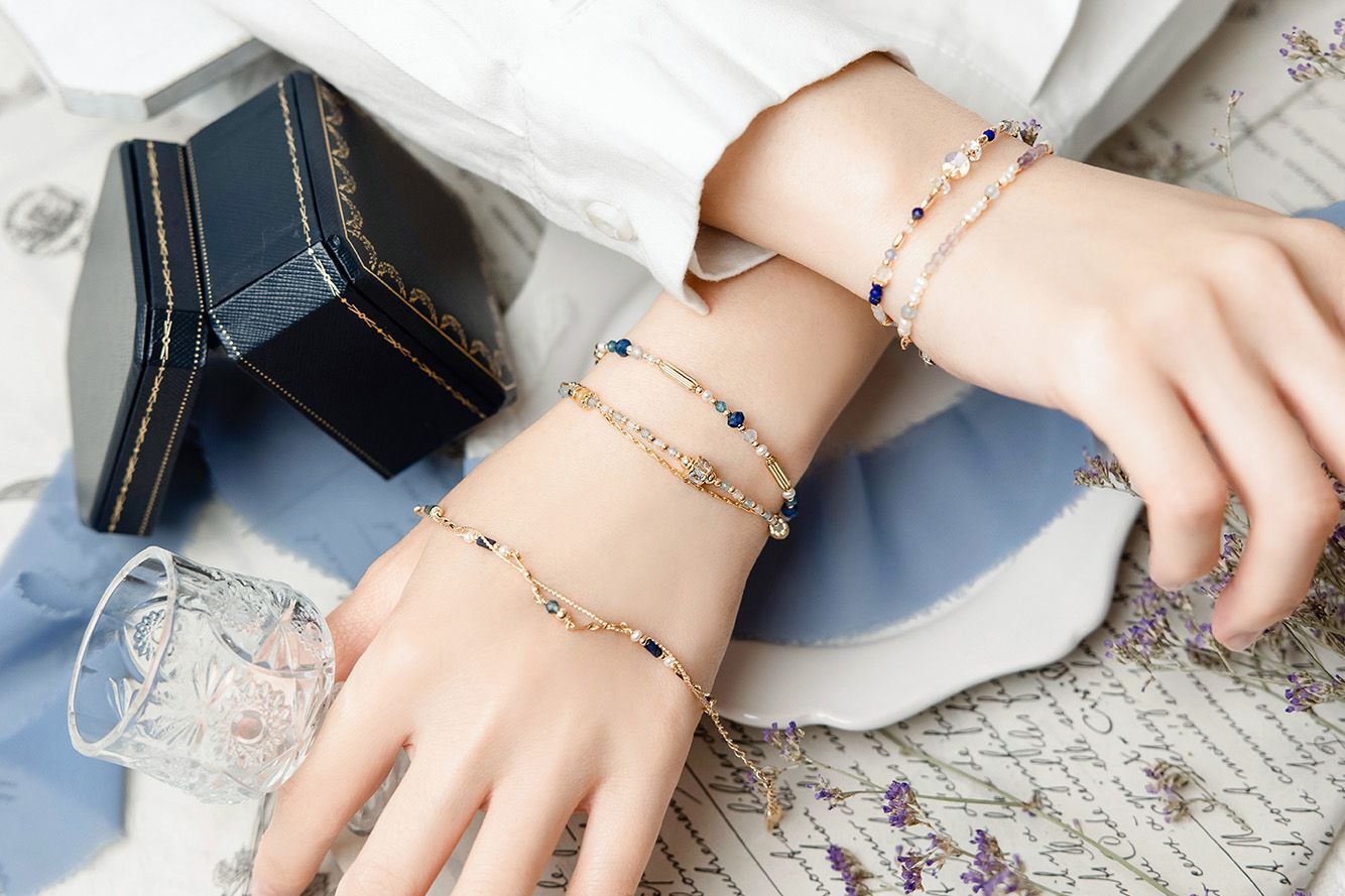 天然海藍寶手鍊佩戴效果 清透色調日常優雅風格