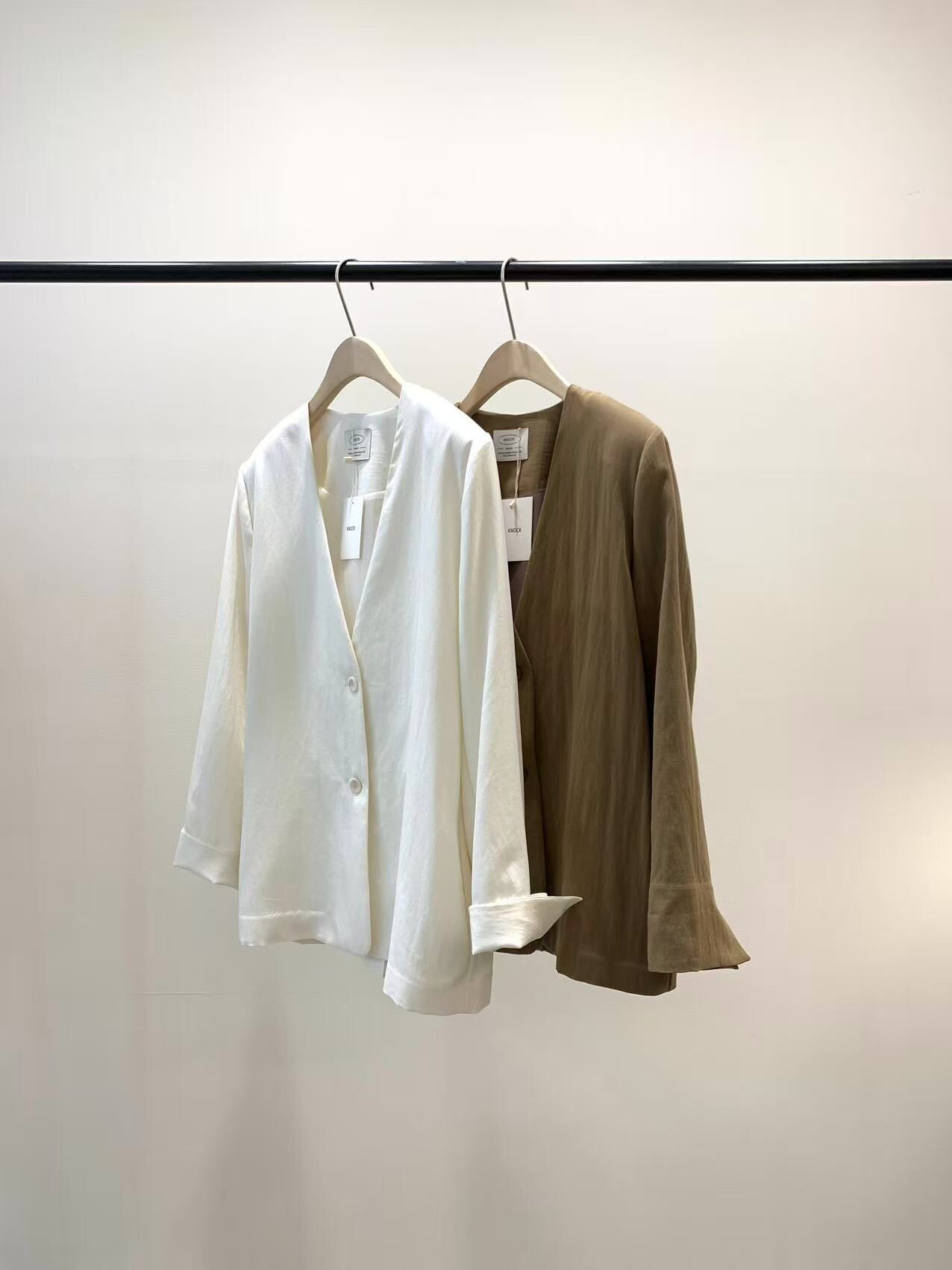 KN6134 白色絲滑高級感西裝褸