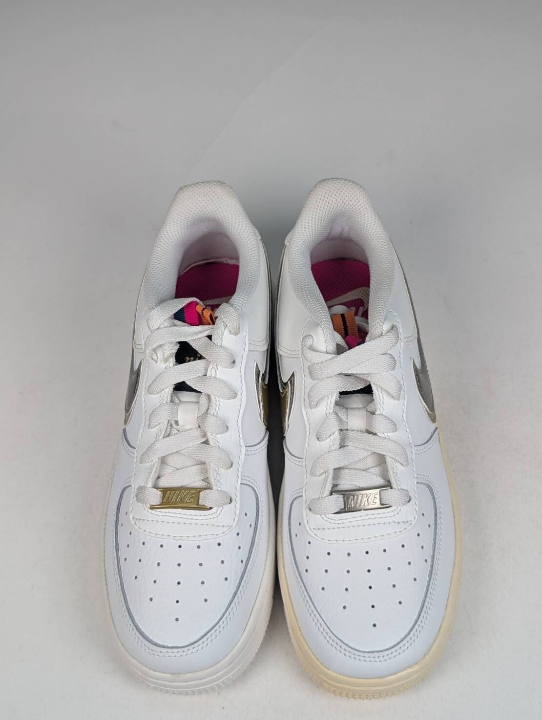 微瑕疵-左右腳中底鞋底泛黃右腳內外側泛黃 DH9595-001 5.5Y Nike Air Force 1 1s Double Up On The Pull Tabs Swooshes 雙層勾勾 米白 金 女款