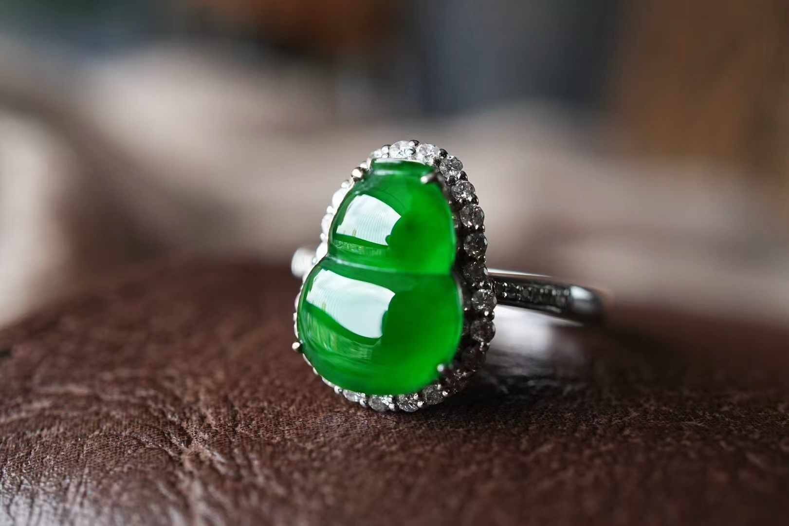 414827 翡翠冰辣陽綠葫蘆戒指