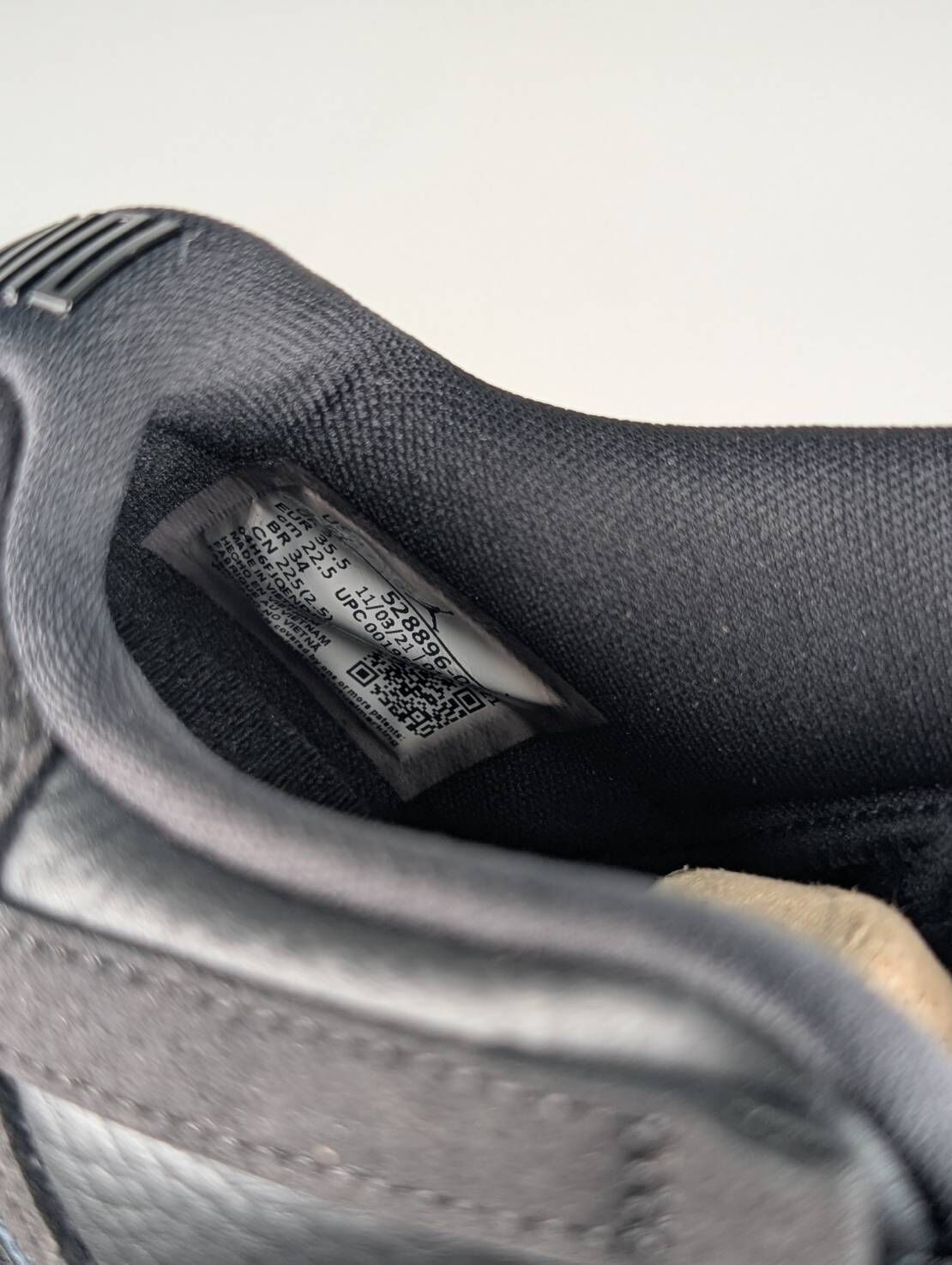 微瑕疵-左右腳鞋底泛黃內標發霉 528896-001 3.5Y Air Jordan 11 Low GS " 72-10 " 經典 籃球鞋 女款