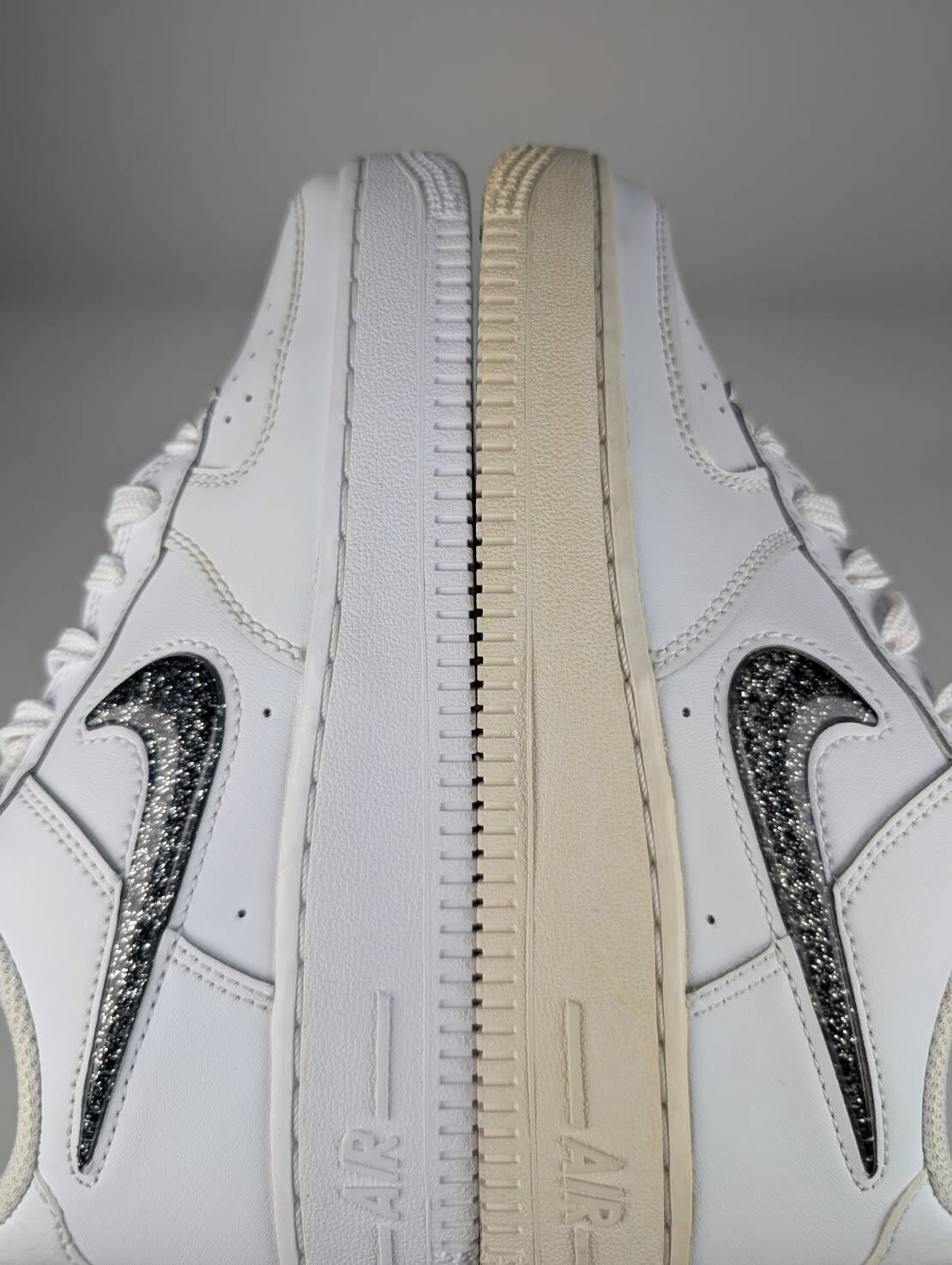 微瑕疵-右腳外側微泛黃左腳鞋底中底鞋面泛黃 DC9651-100 4.5Y Nike Air Force 1 LV8 GS '' Silver '' 銀勾 全白 女款