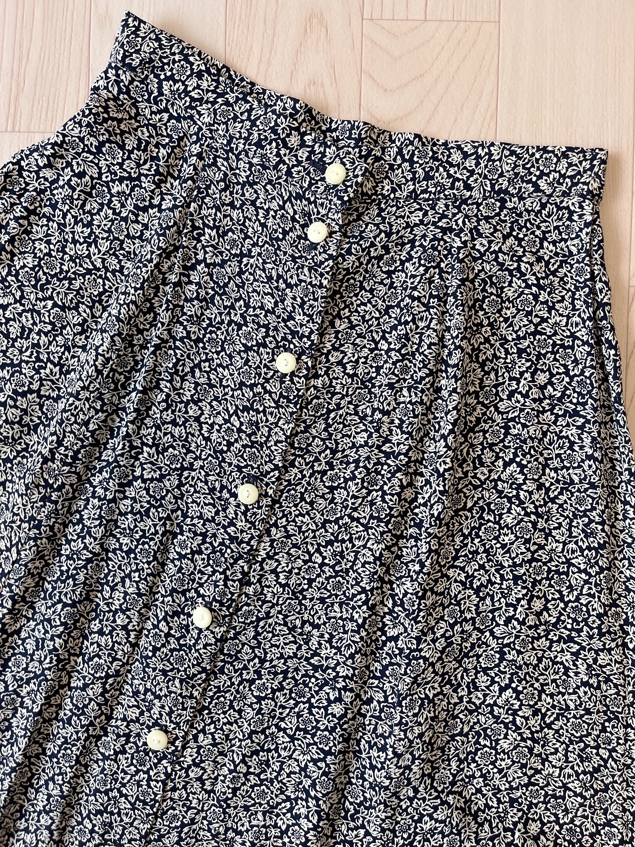 Laura Ashley日本製黑色碎花半裙