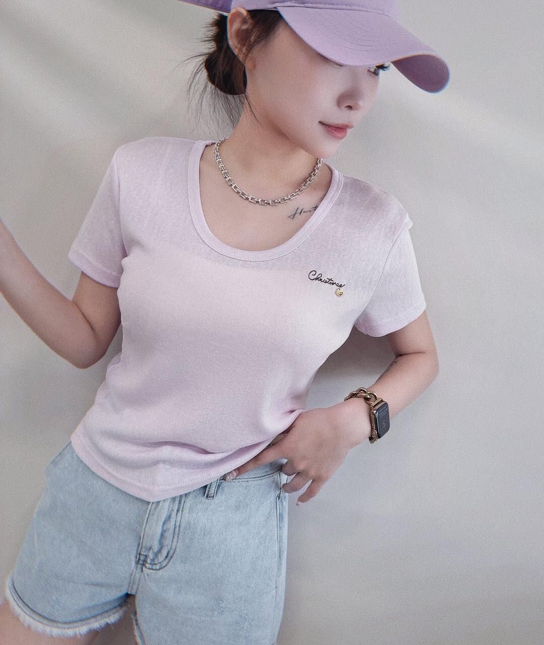 【顯瘦修身的小臉刺繡字母棉tee】（預購）