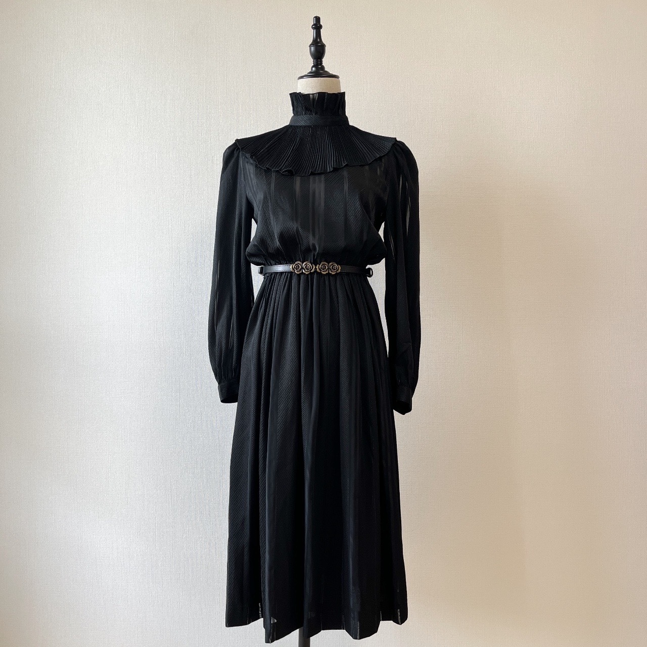 YUKI TORII黑色荷葉領華麗古著連身裙