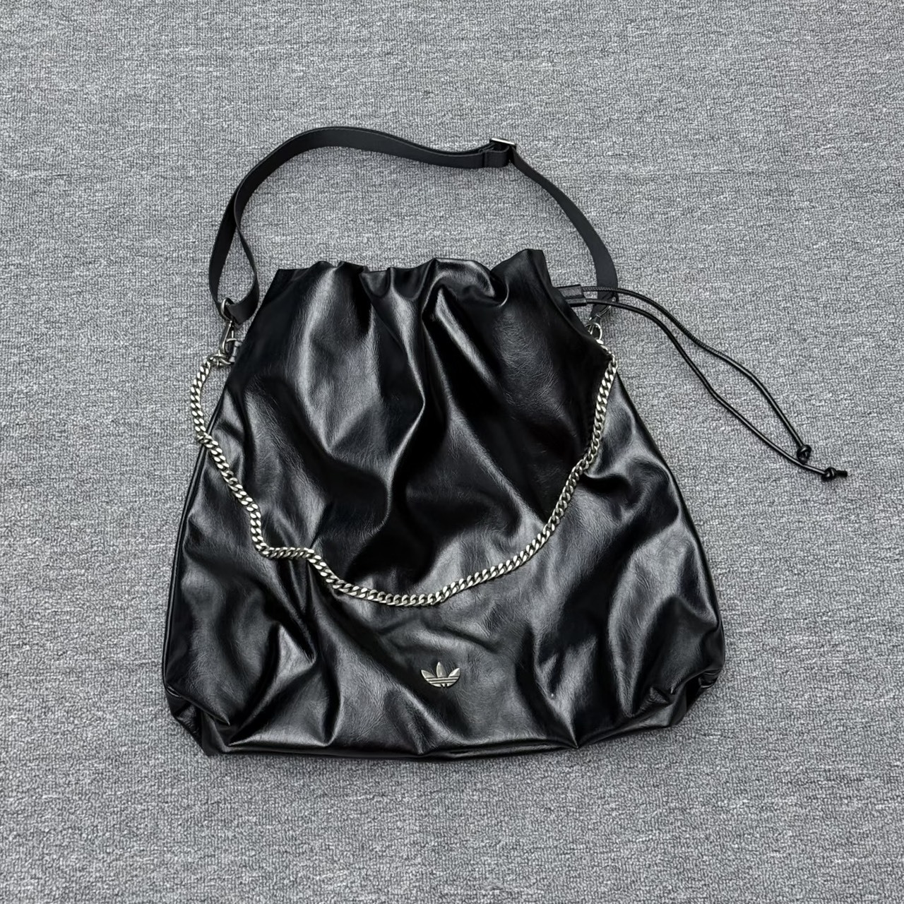 （預購）Adidas Originals 小香風 肩背流浪包 中/大號