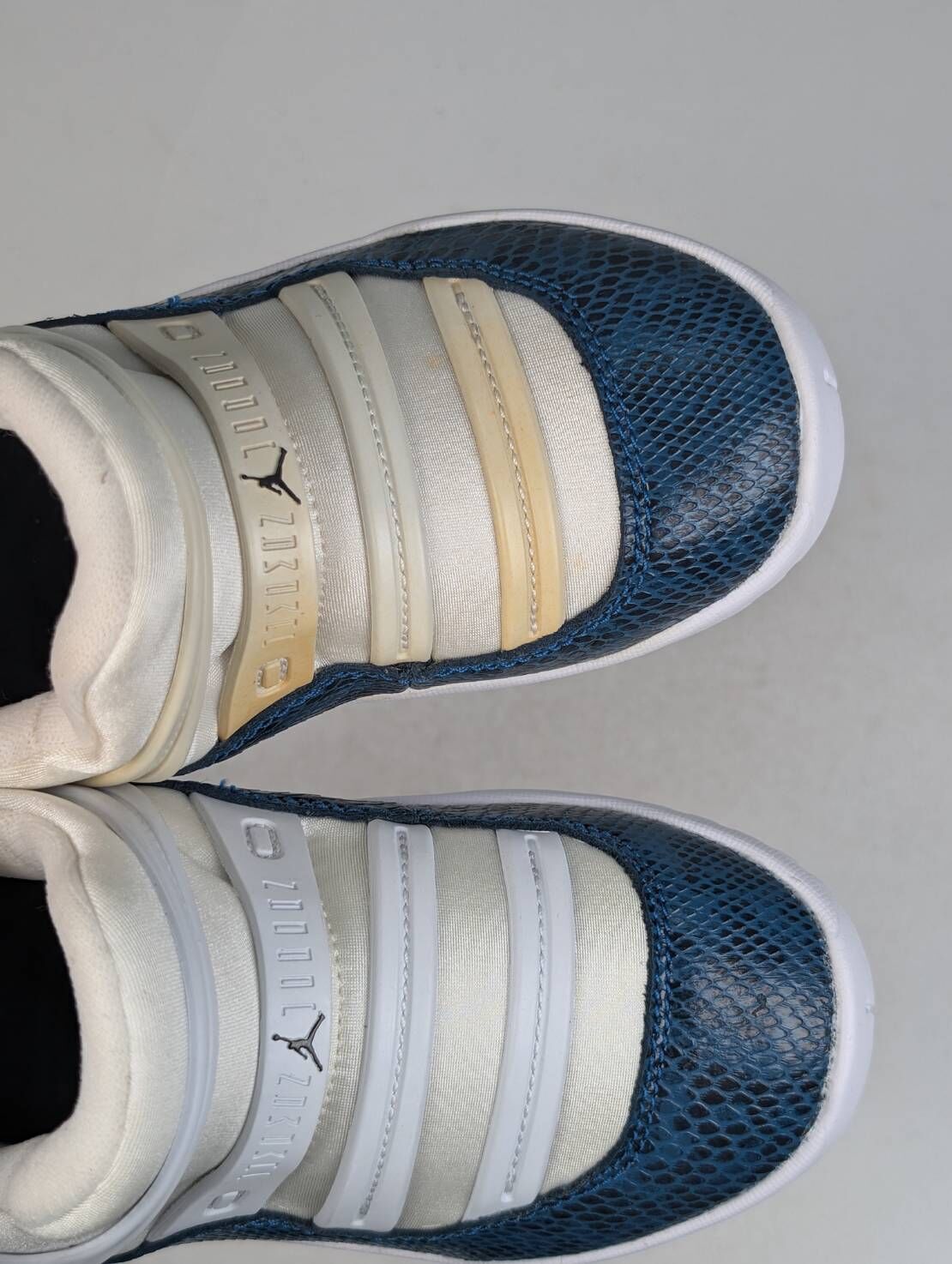 微瑕疵-左腳鞋面泛黃 右腳鞋口髒污 BQ7101-102 11C Air Jordan 11 Low Retro 'Blue Snakeskin' PS 藍蛇紋 中童