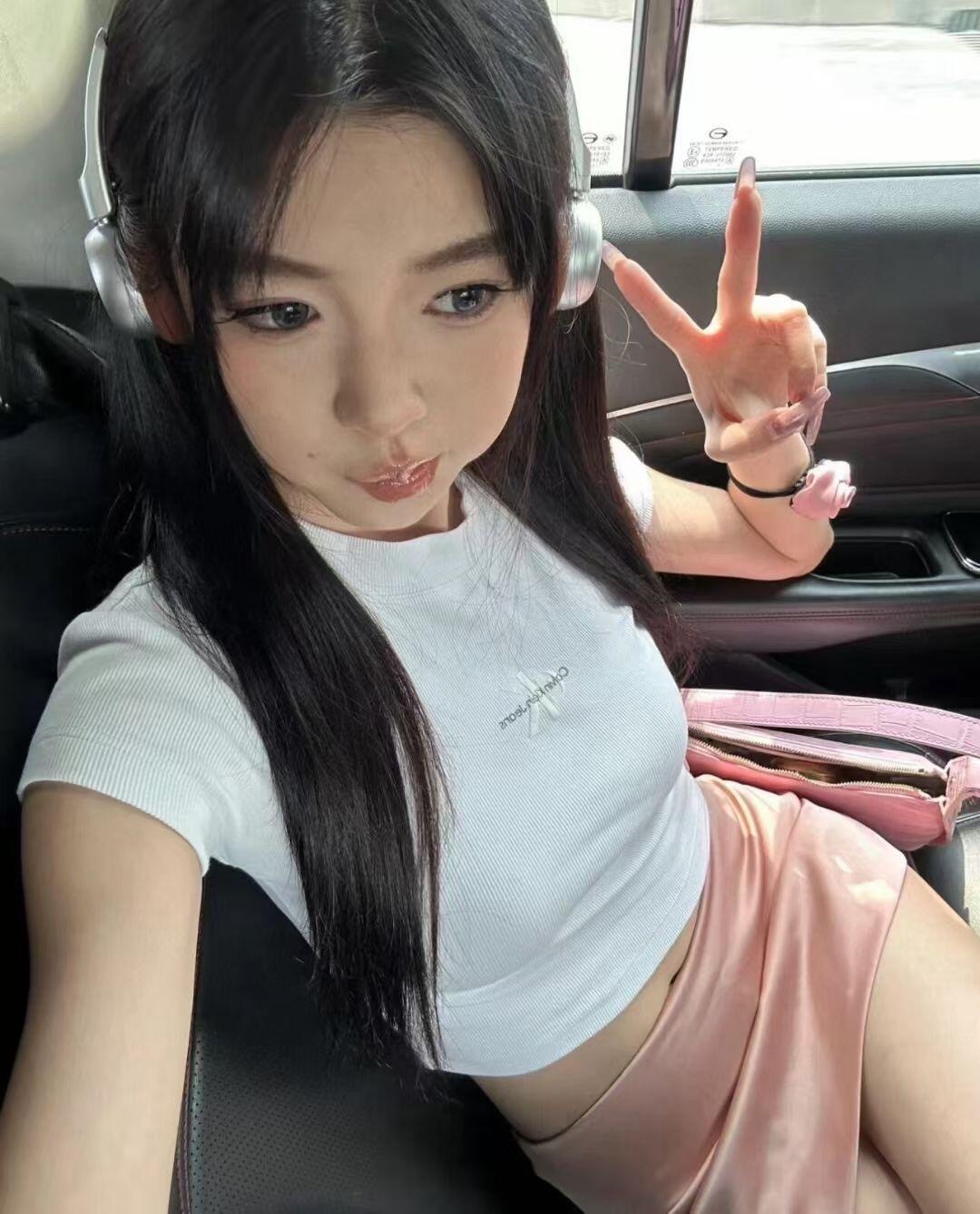 【預購】Calvin Klein CK Monogram 經典 修身 短版 T恤 Baby 正肩Tee